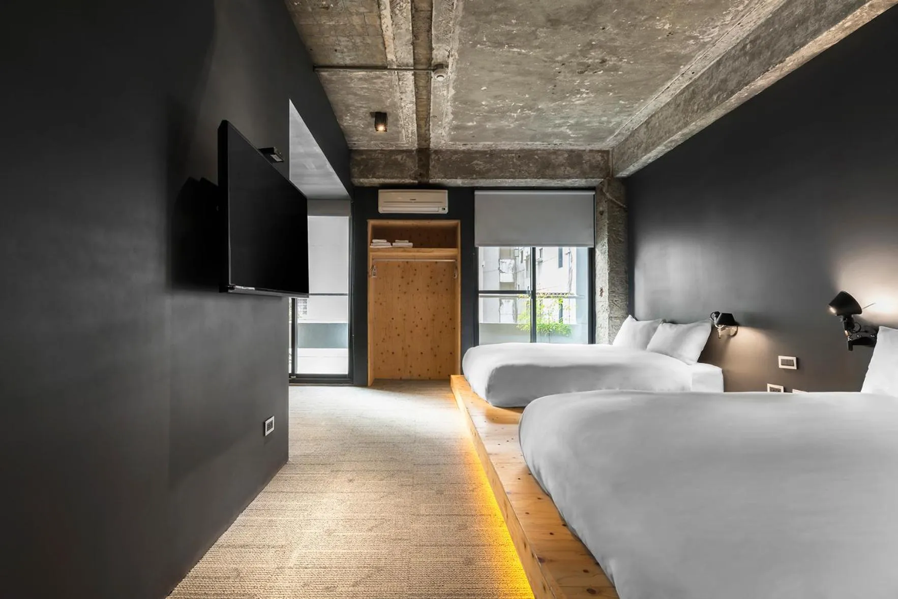 Photo of the whole room, Bed in SOF Hotel