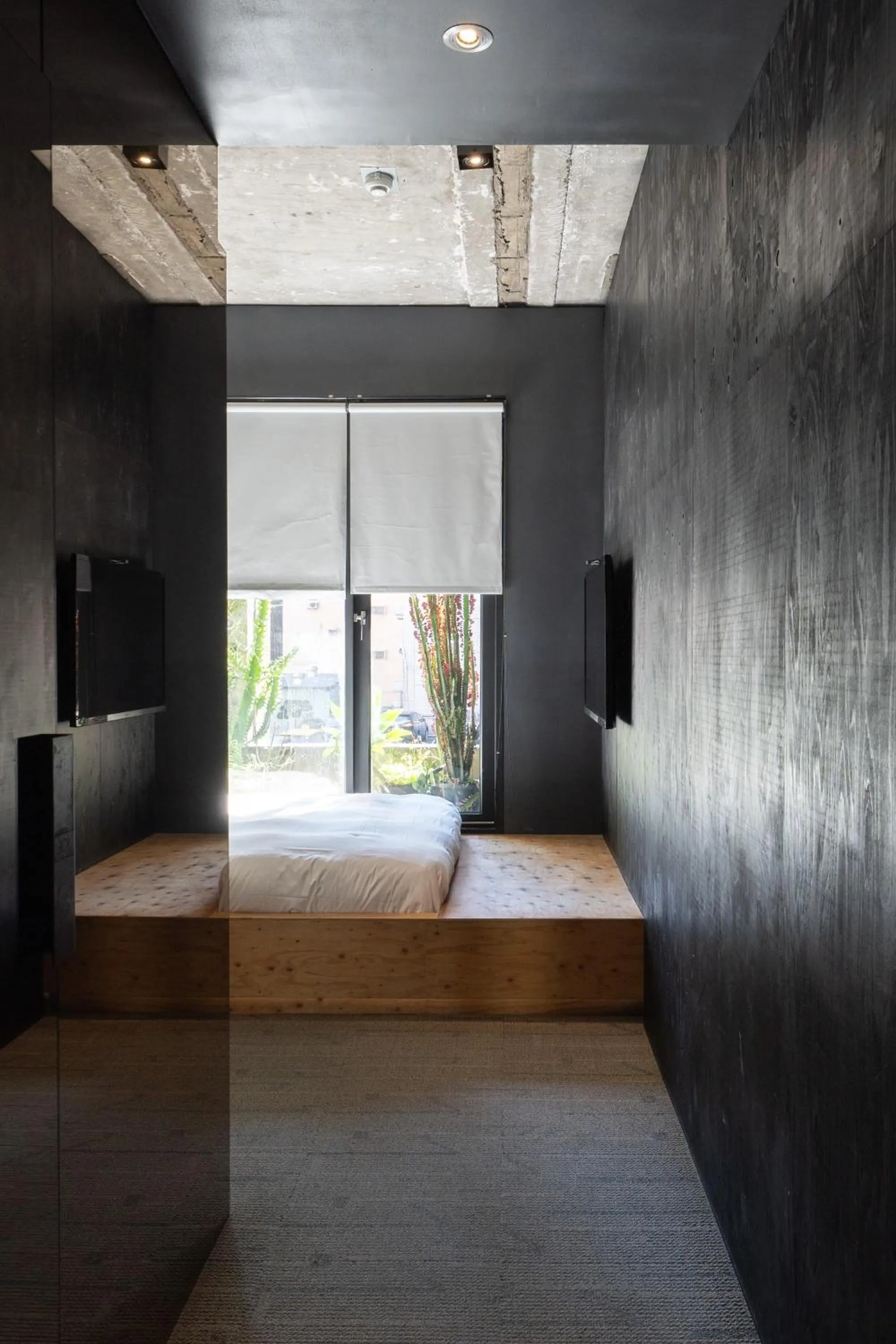 Photo of the whole room, Bed in SOF Hotel