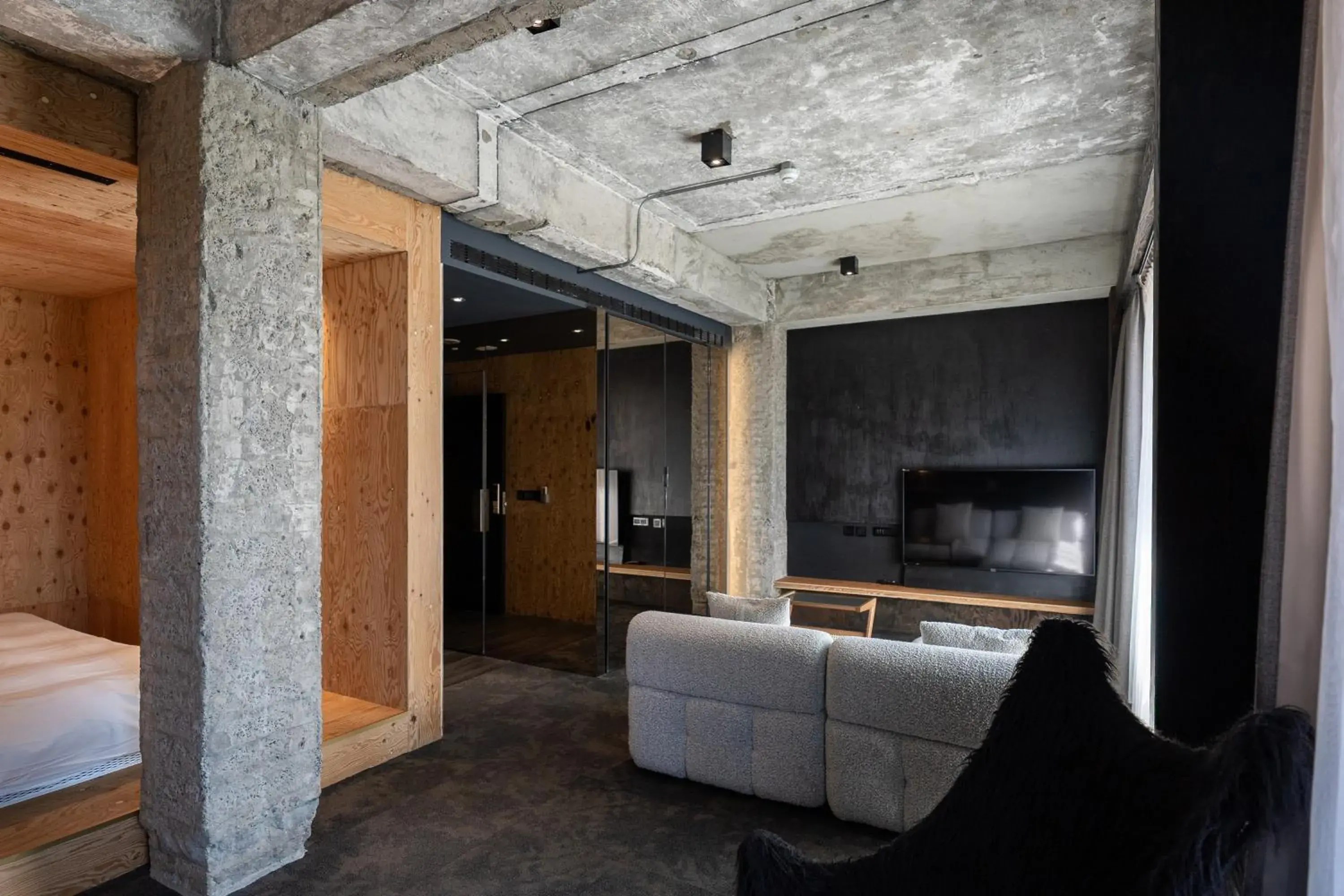 Photo of the whole room, Bed in SOF Hotel Photo of the whole room, Bed in SOF Hotel