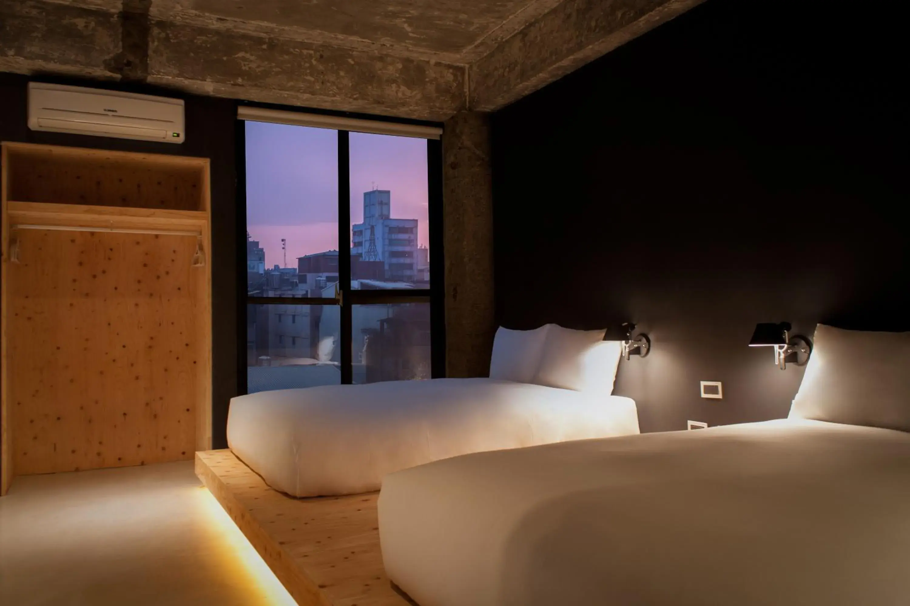 Photo of the whole room, Bed in SOF Hotel Photo of the whole room, Bed in SOF Hotel