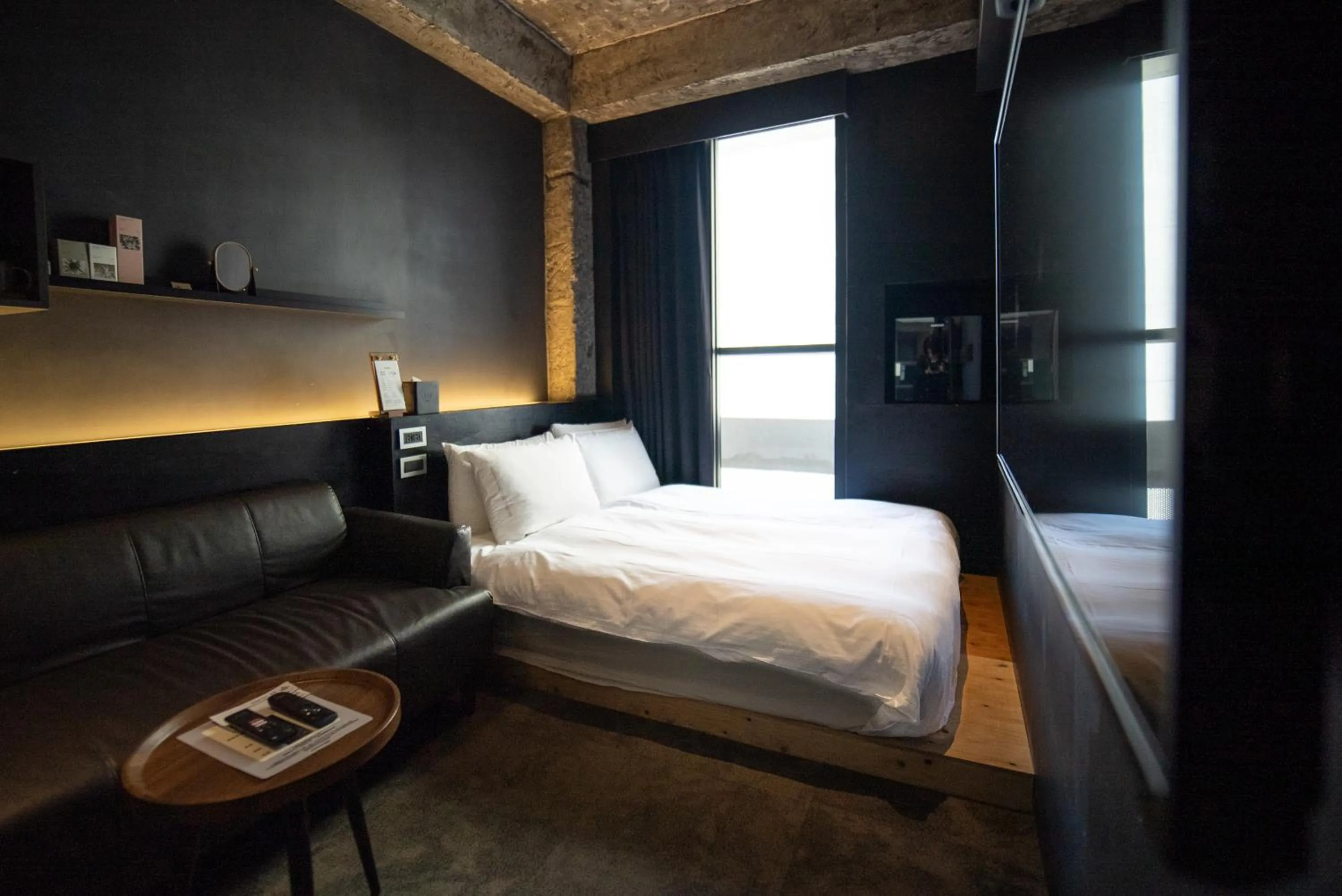 Photo of the whole room, Bed in SOF Hotel