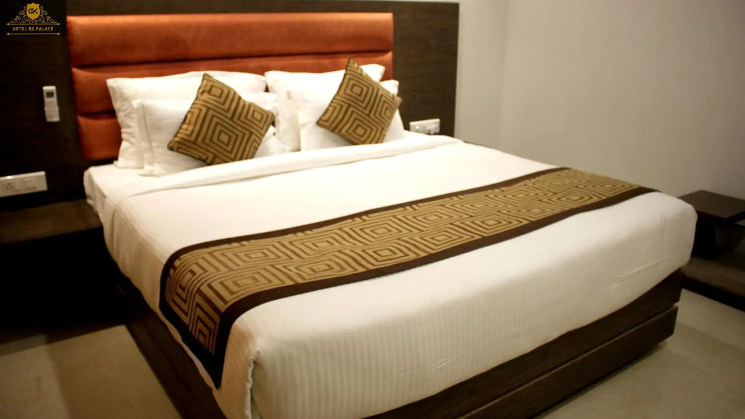 Bed in GK PALACE Pure VEG Hotel Bed in GK PALACE Pure VEG Hotel