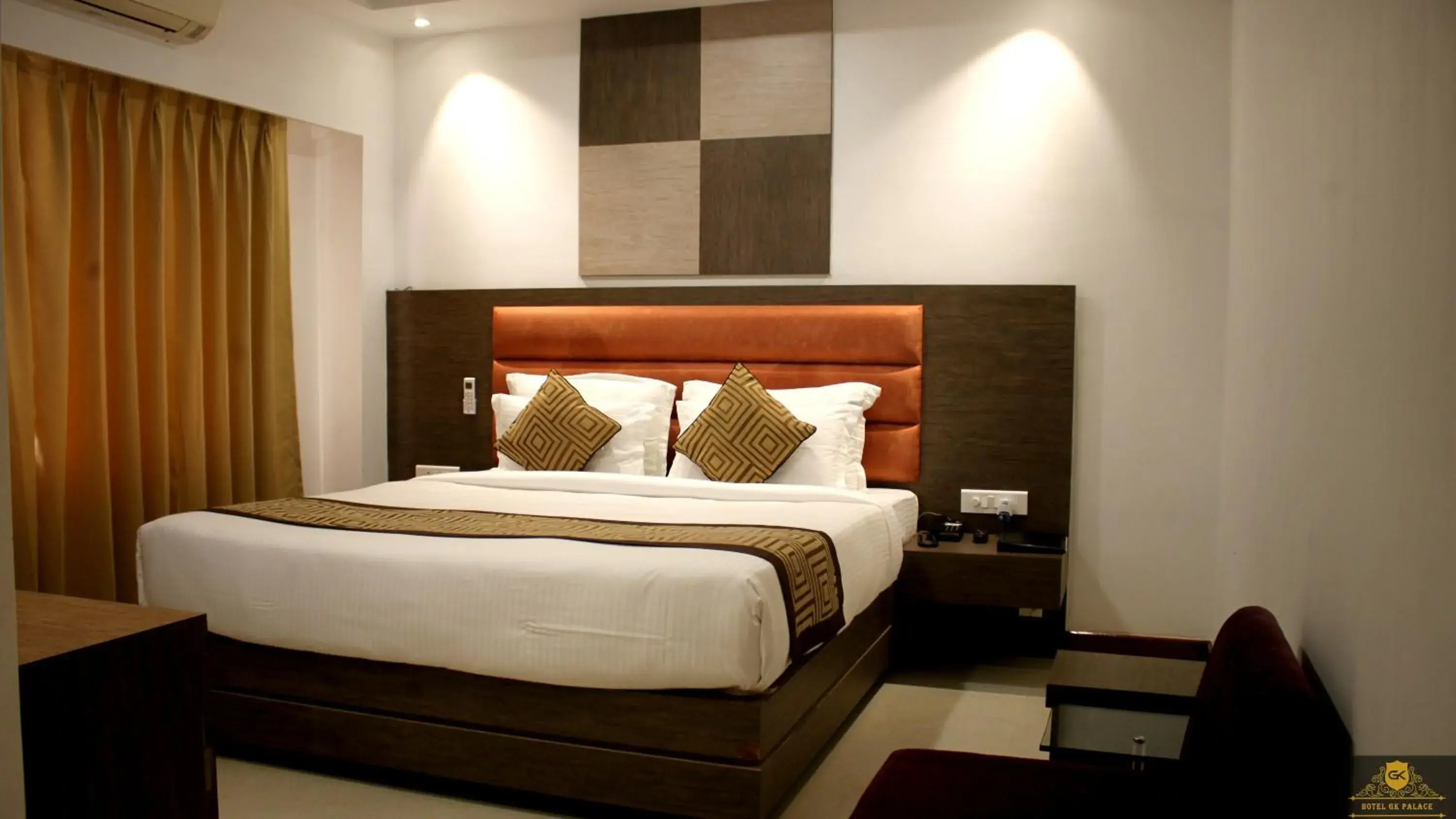 Bed in GK PALACE Pure VEG Hotel Bed in GK PALACE Pure VEG Hotel