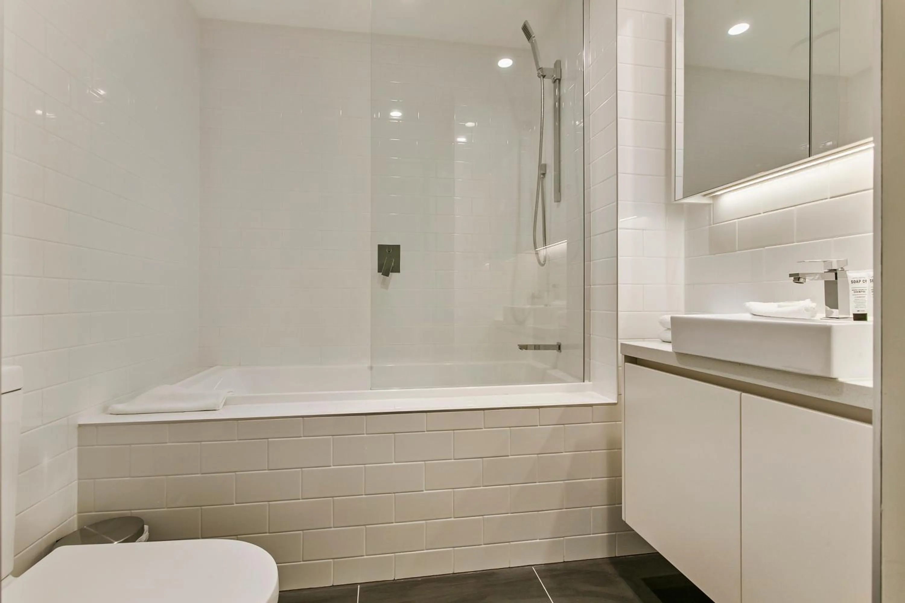 Bathroom in Melbourne City Apartments - Teri