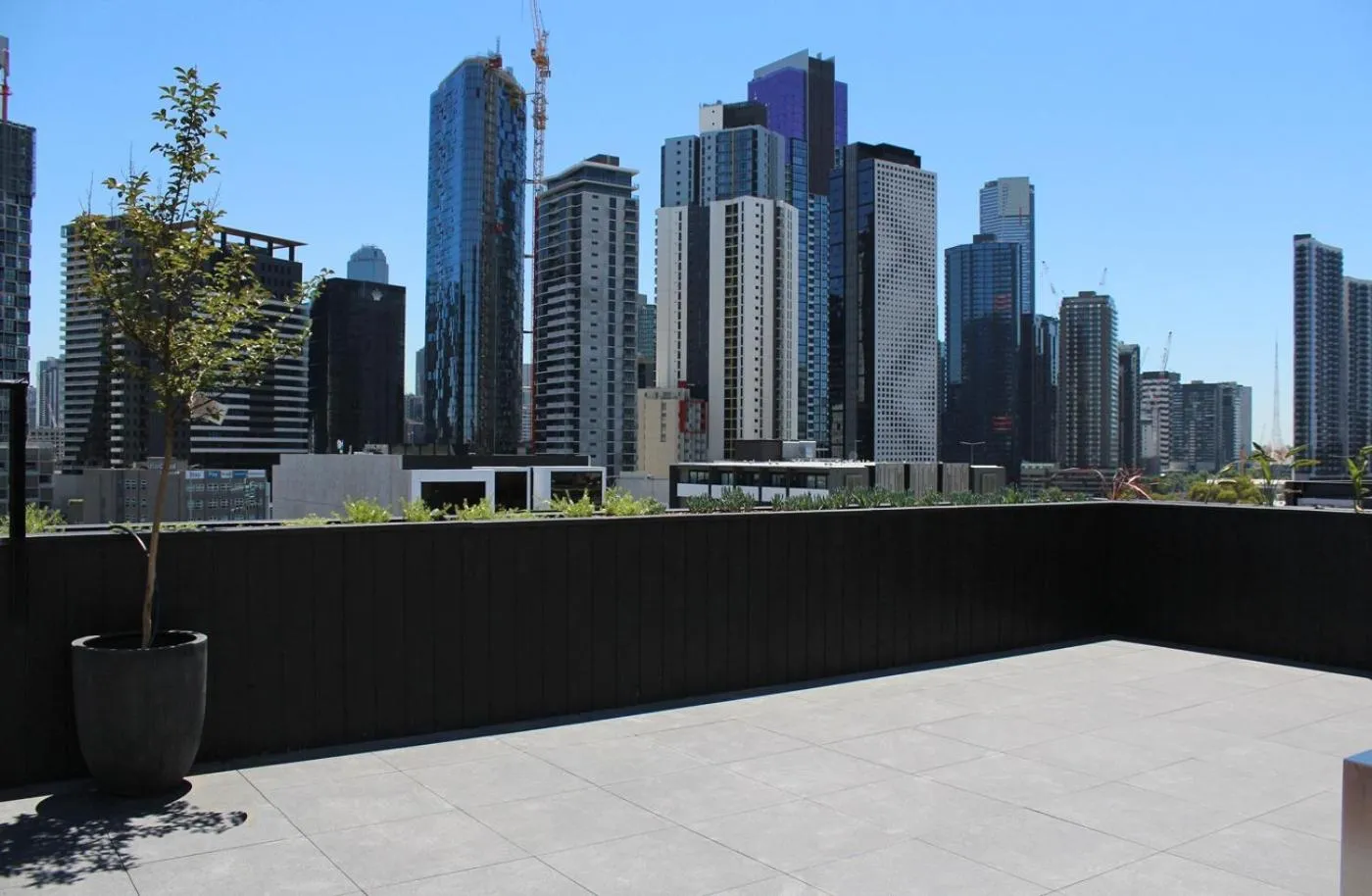 Garden in Melbourne City Apartments - Teri