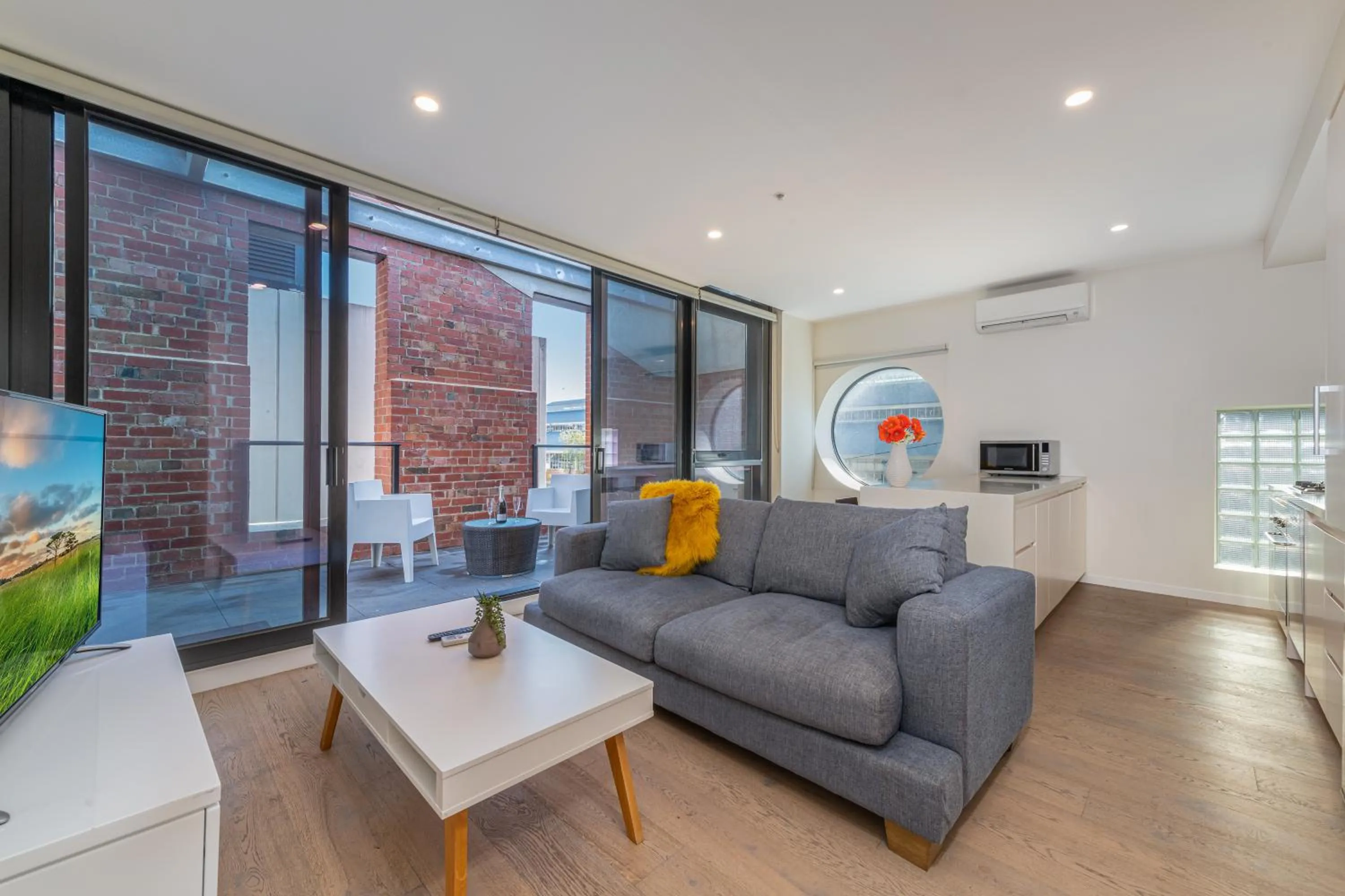 Living room in Melbourne City Apartments - Teri
