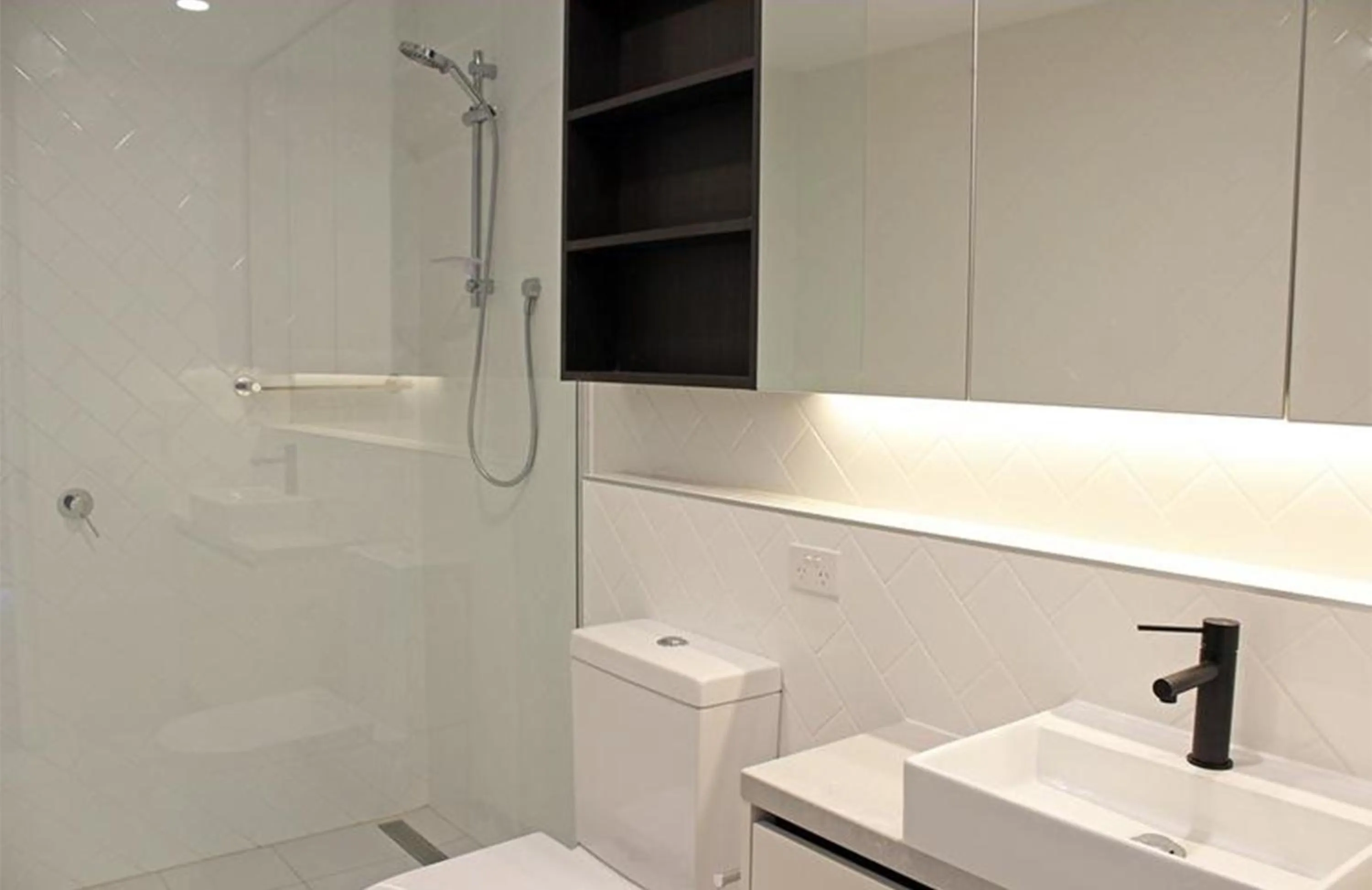 Bathroom in Melbourne City Apartments - Teri