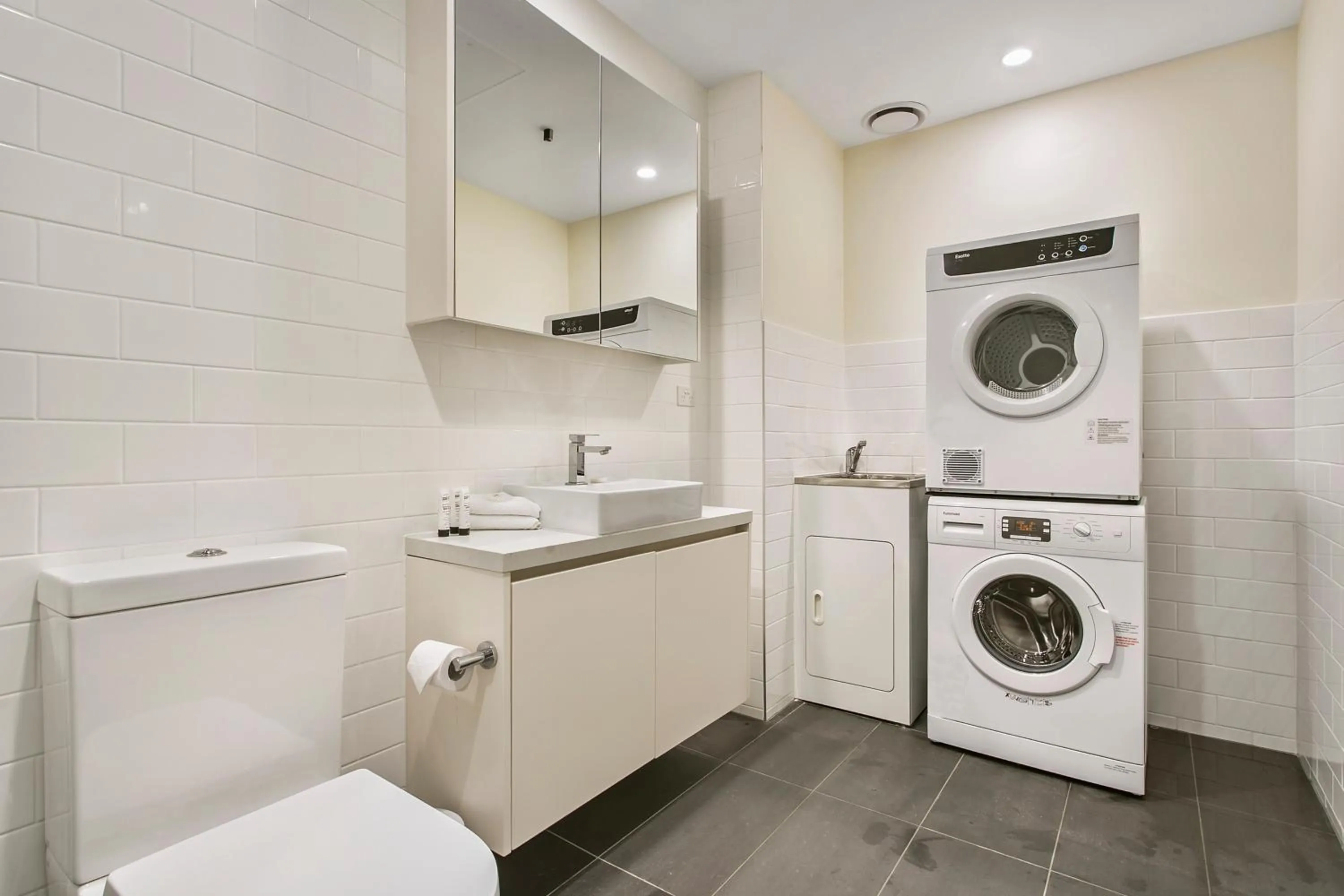 Bathroom in Melbourne City Apartments - Teri