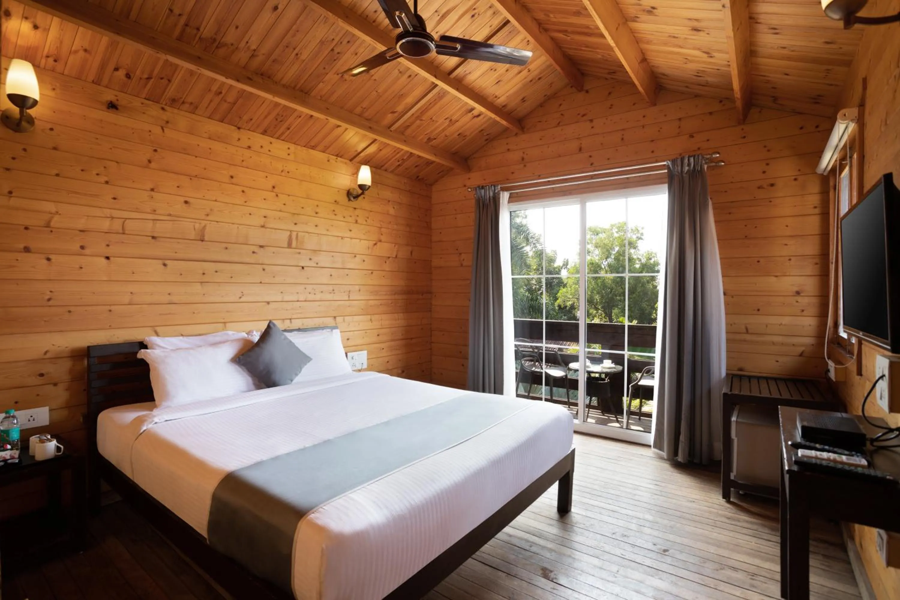 Bed in White Wood Resort By Stone Wood Hotels