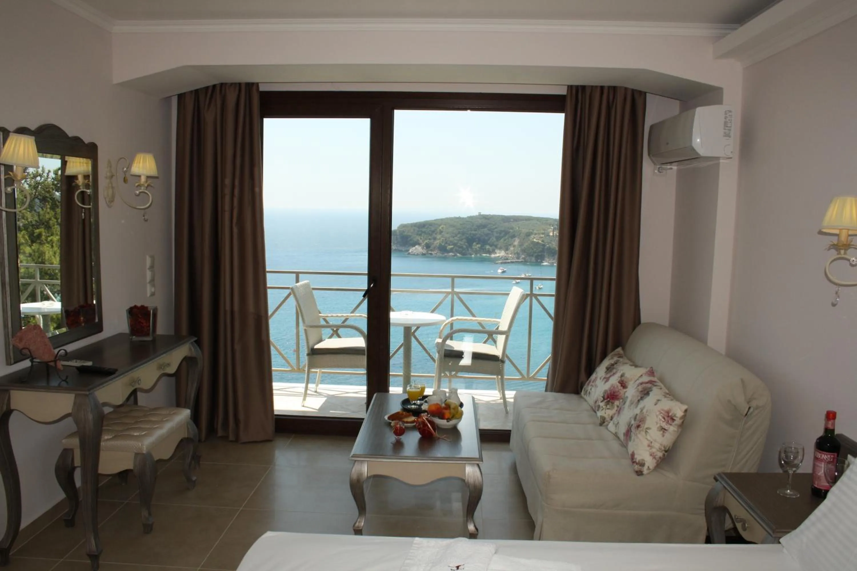 Seating area in Palatino Hotel