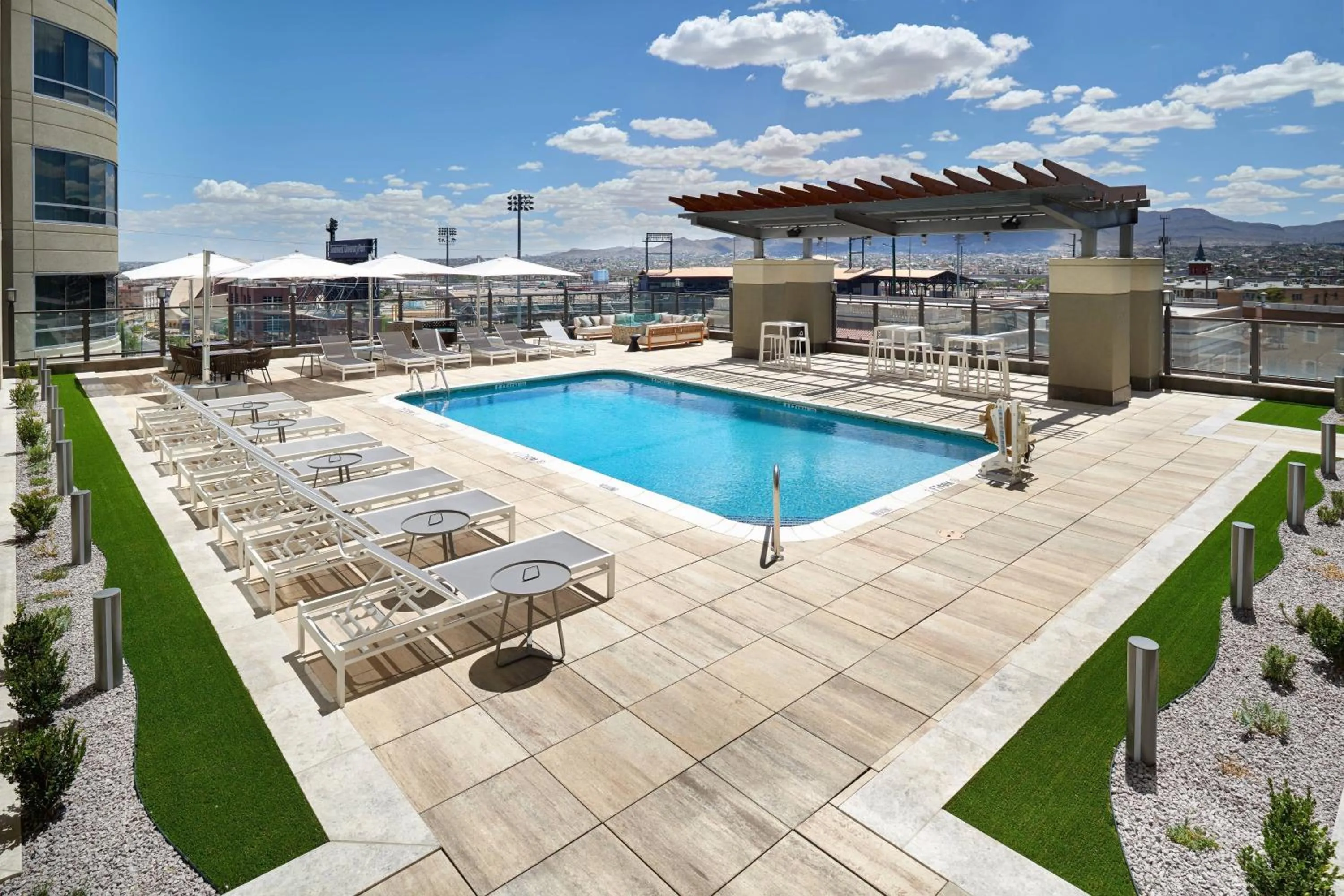 Swimming pool in Courtyard By Marriott El Paso Downtown/Convention Center