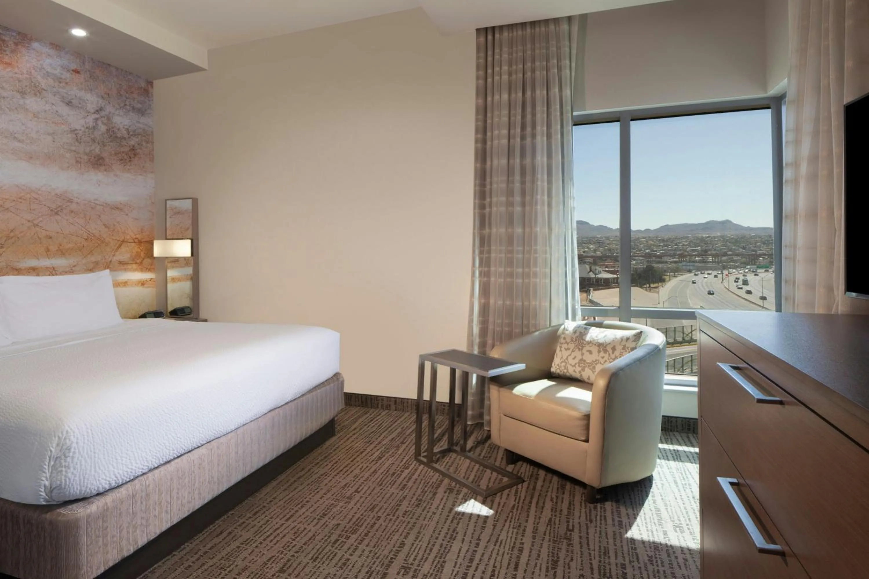 Bedroom, Bed in Courtyard By Marriott El Paso Downtown/Convention Center