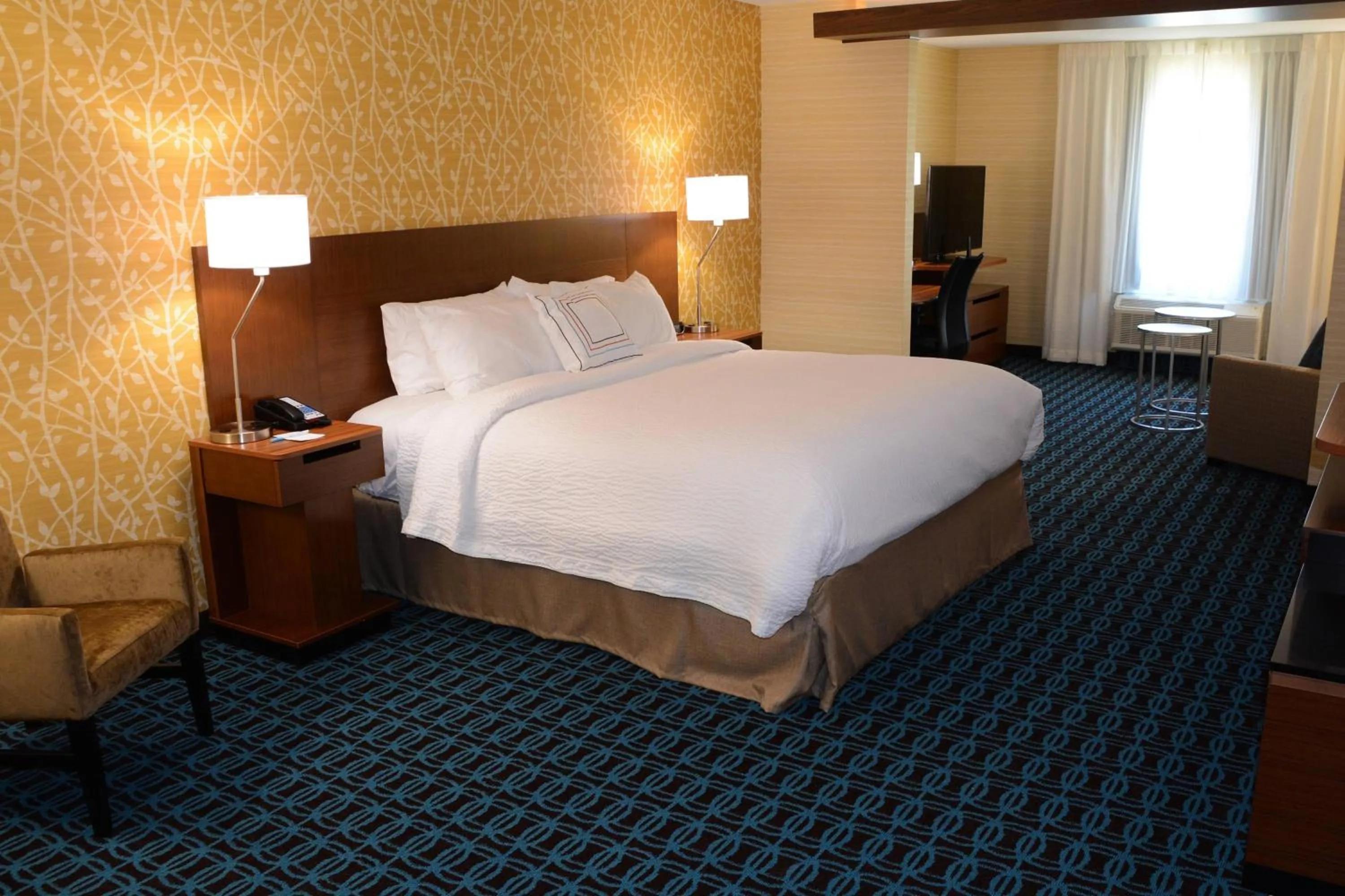 Photo of the whole room, Bed in Fairfield Inn & Suites By Marriott Somerset, PA