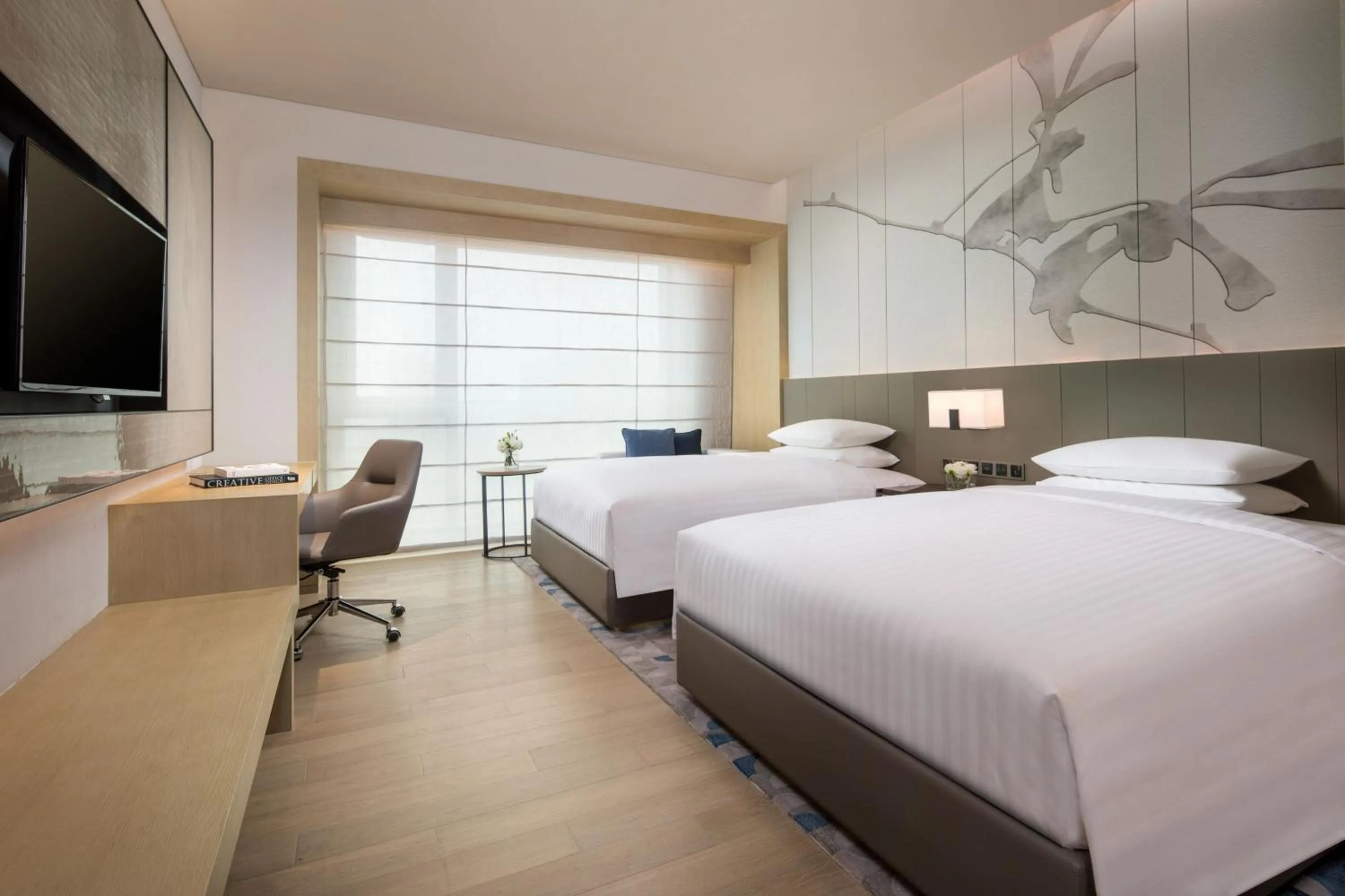 Photo of the whole room, Bed in Courtyard by Marriott Shanghai Hongqiao