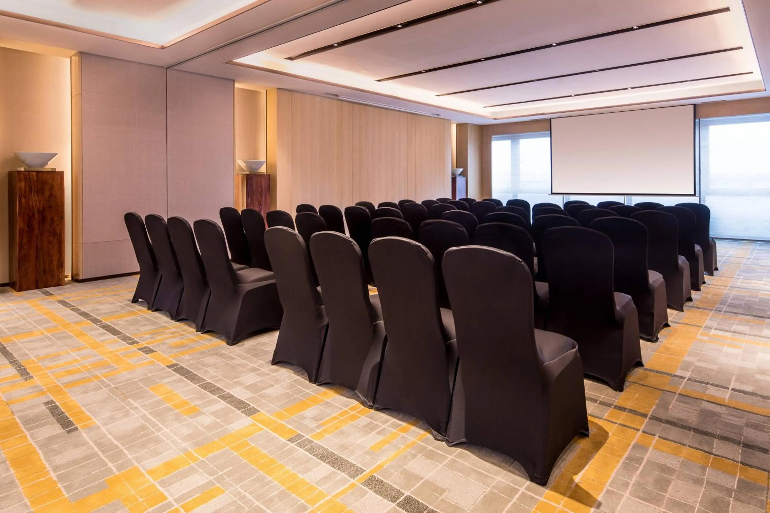 Meeting/conference room in Courtyard by Marriott Shanghai Hongqiao