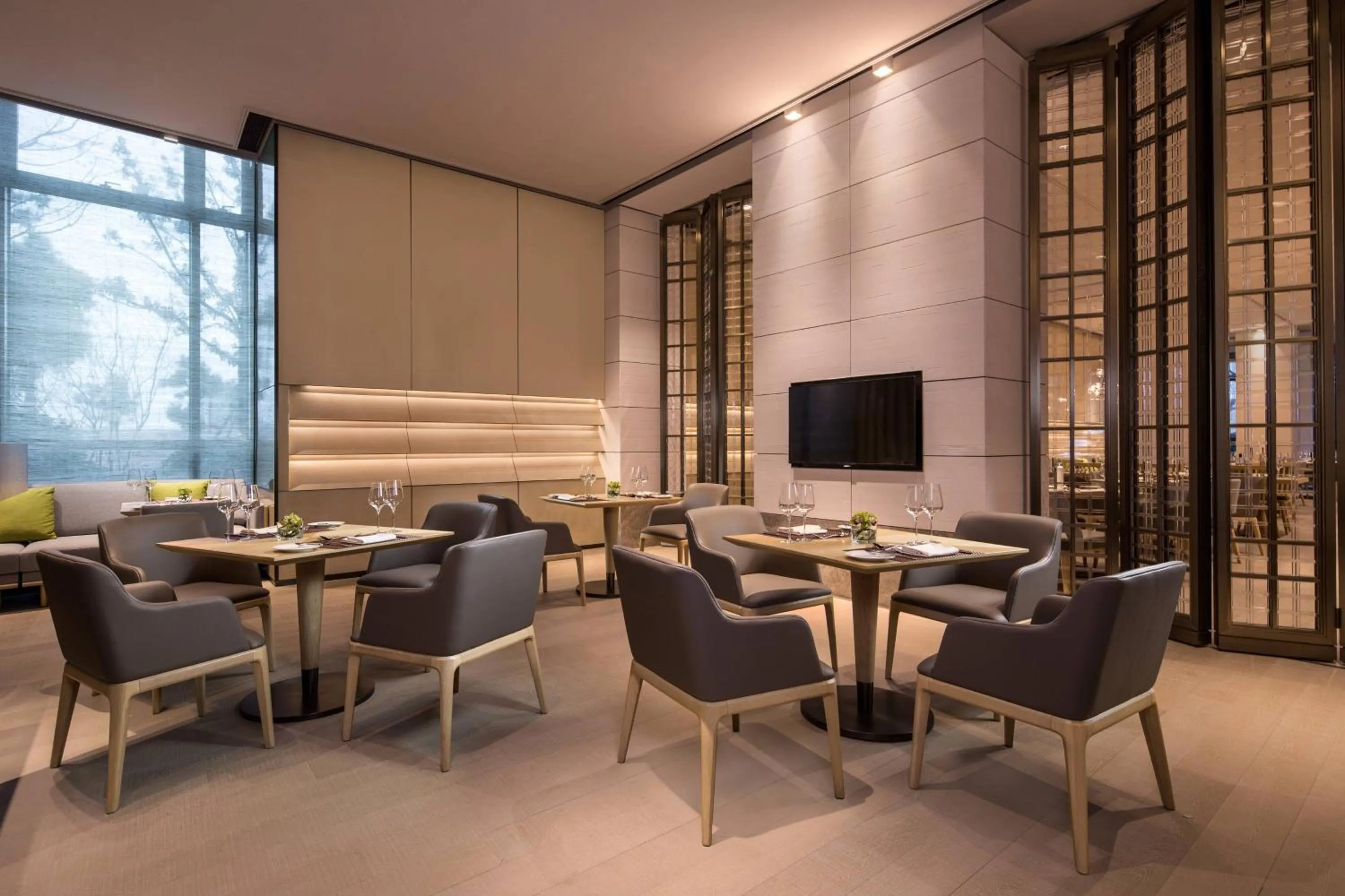 Restaurant/places to eat in Courtyard by Marriott Shanghai Hongqiao