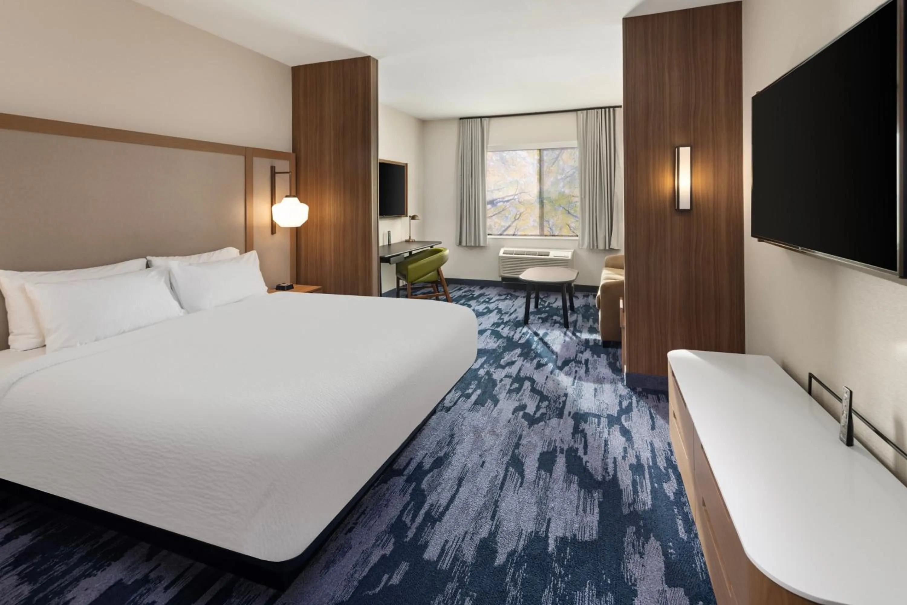 Bedroom, Bed in Fairfield Inn & Suites By Marriott Alexandria