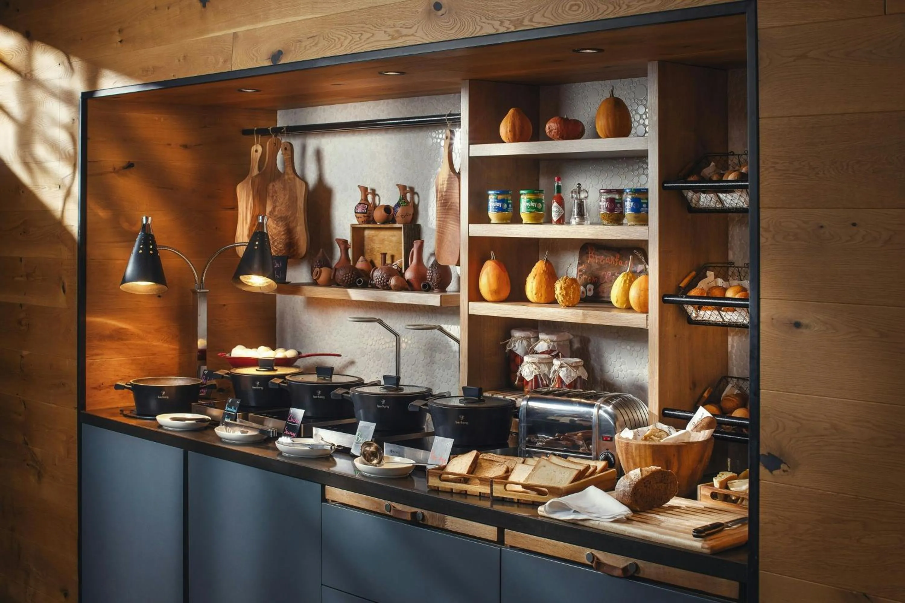 Restaurant/places to eat in Moxy Tbilisi