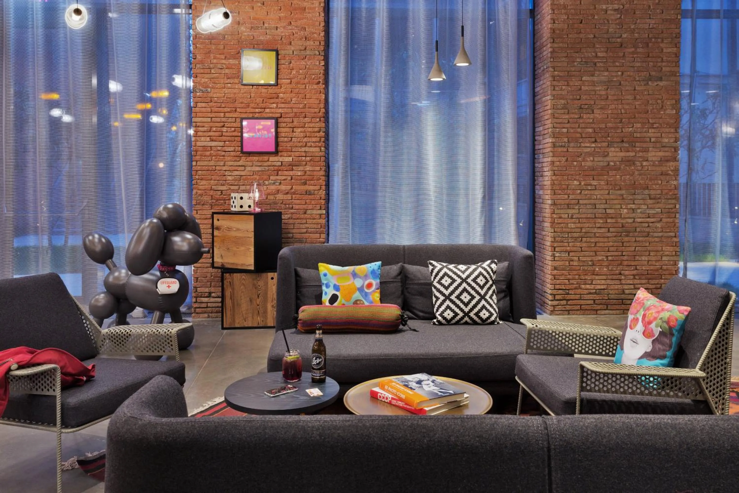 Lobby or reception in Moxy Tbilisi