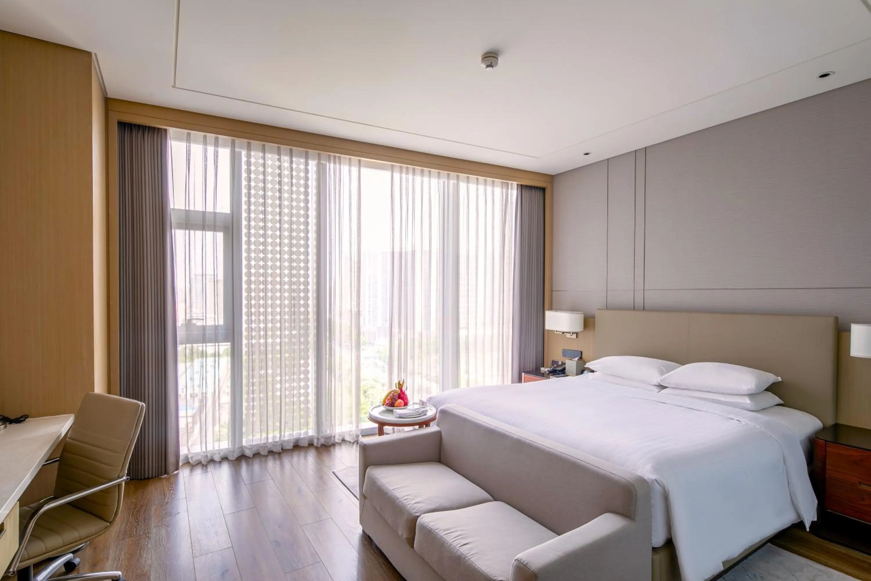 Photo of the whole room, Bed in Courtyard By Marriott Xi'an North
