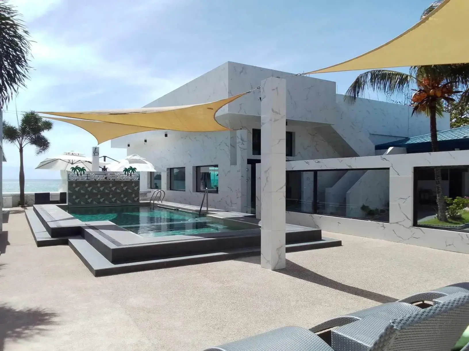 Property building in Cave Beach Resort - Boutique Accomodation Property building in Cave Beach Resort - Boutique Accomodation