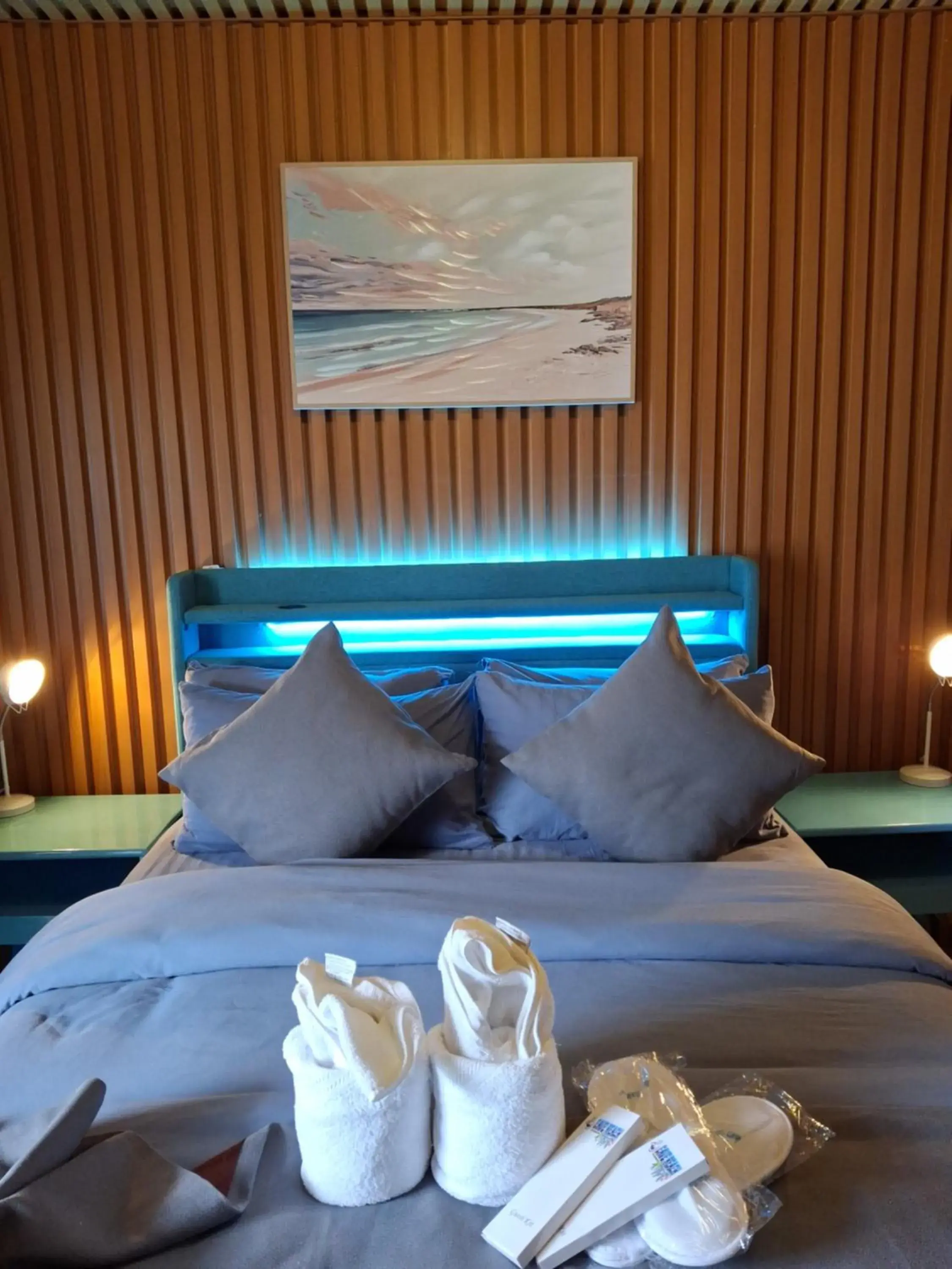 Bedroom, Bed in Cave Beach Resort - Boutique Accomodation Bedroom, Bed in Cave Beach Resort - Boutique Accomodation