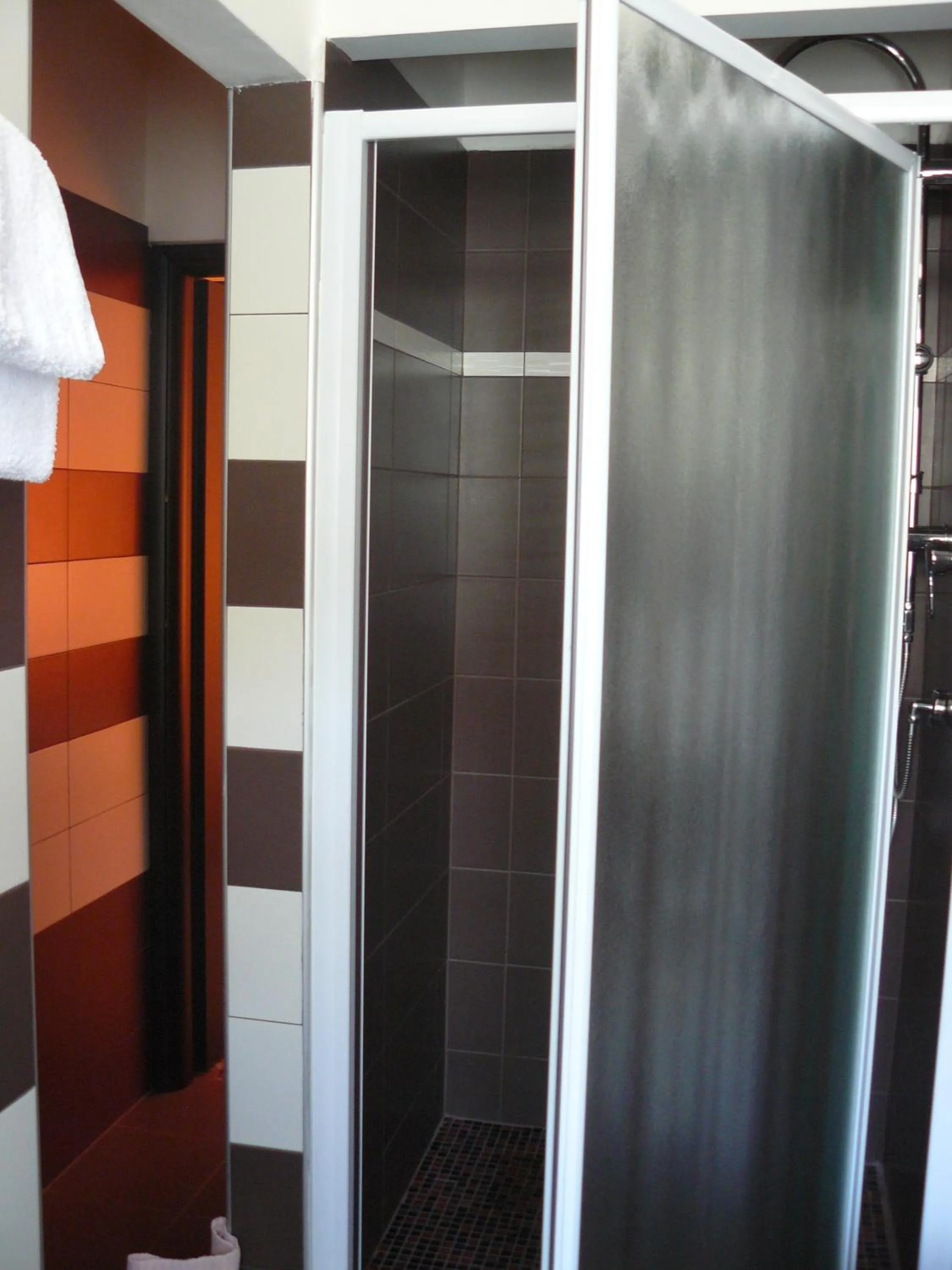 Shower in Hotel Vittoriano