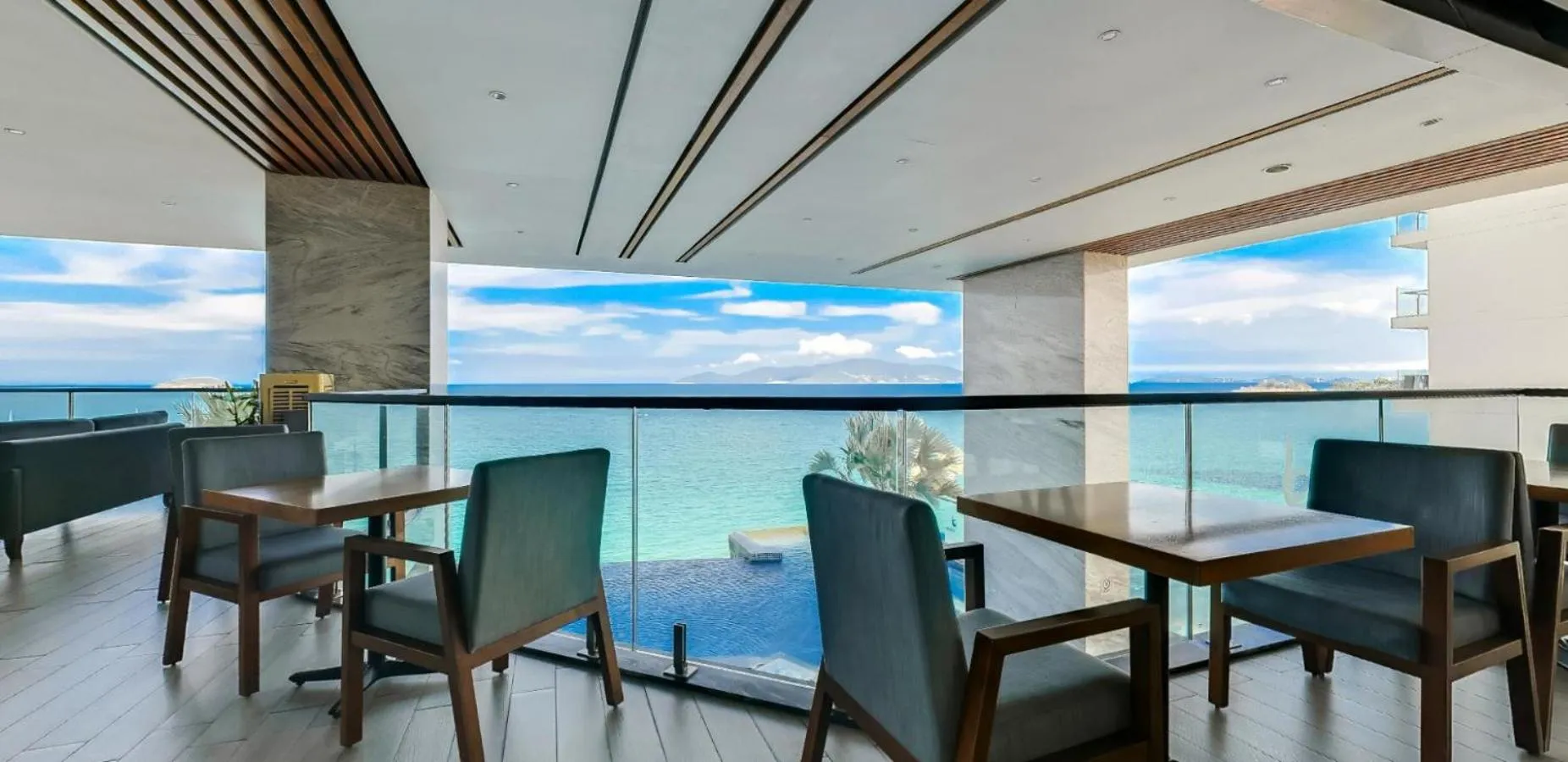 Restaurant/places to eat in Boton Blue Hotel & Spa