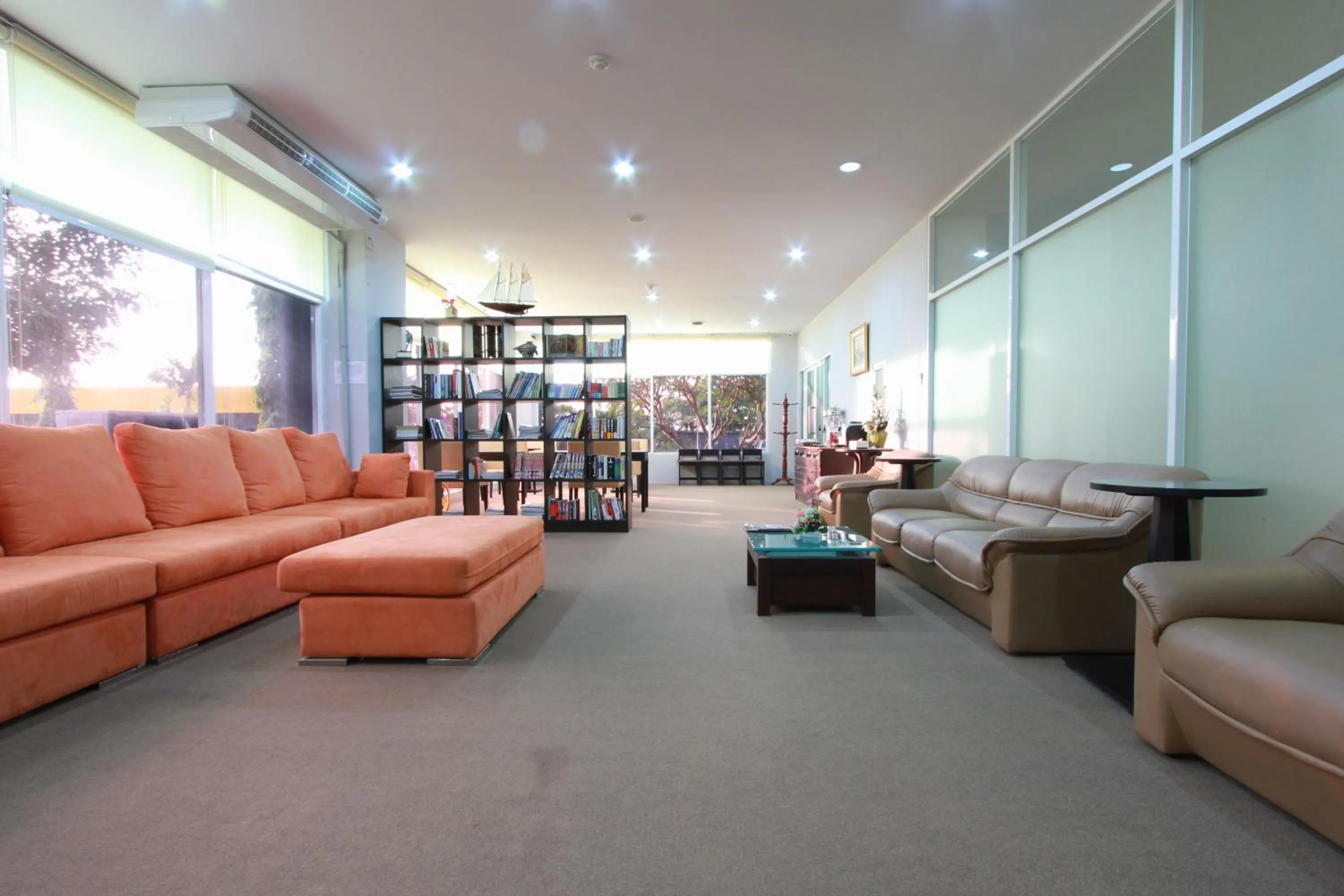 Library in The Park 304 Executive Serviced Apartment