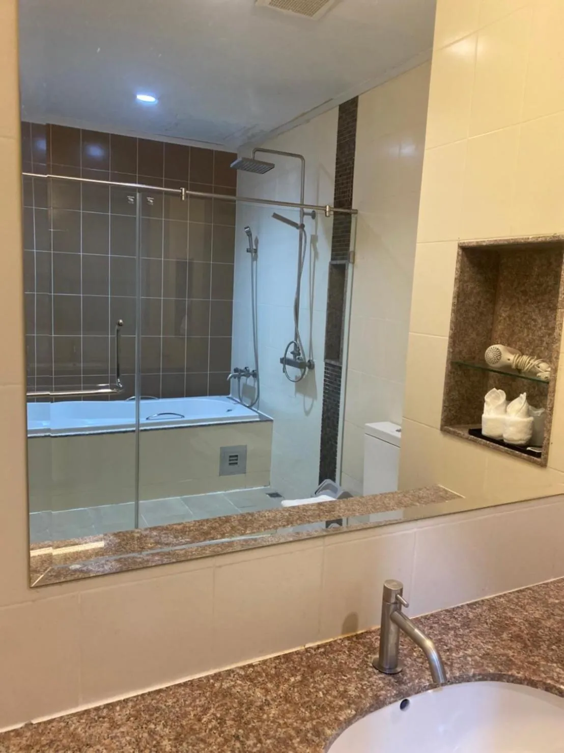 Shower in The Park 304 Executive Serviced Apartment