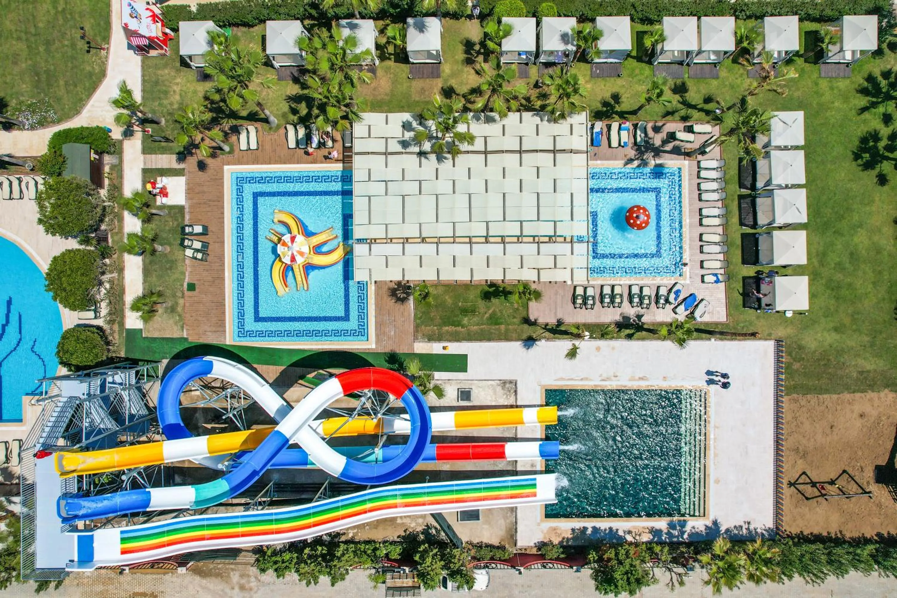 Swimming pool in Siam Elegance Hotel & Spa