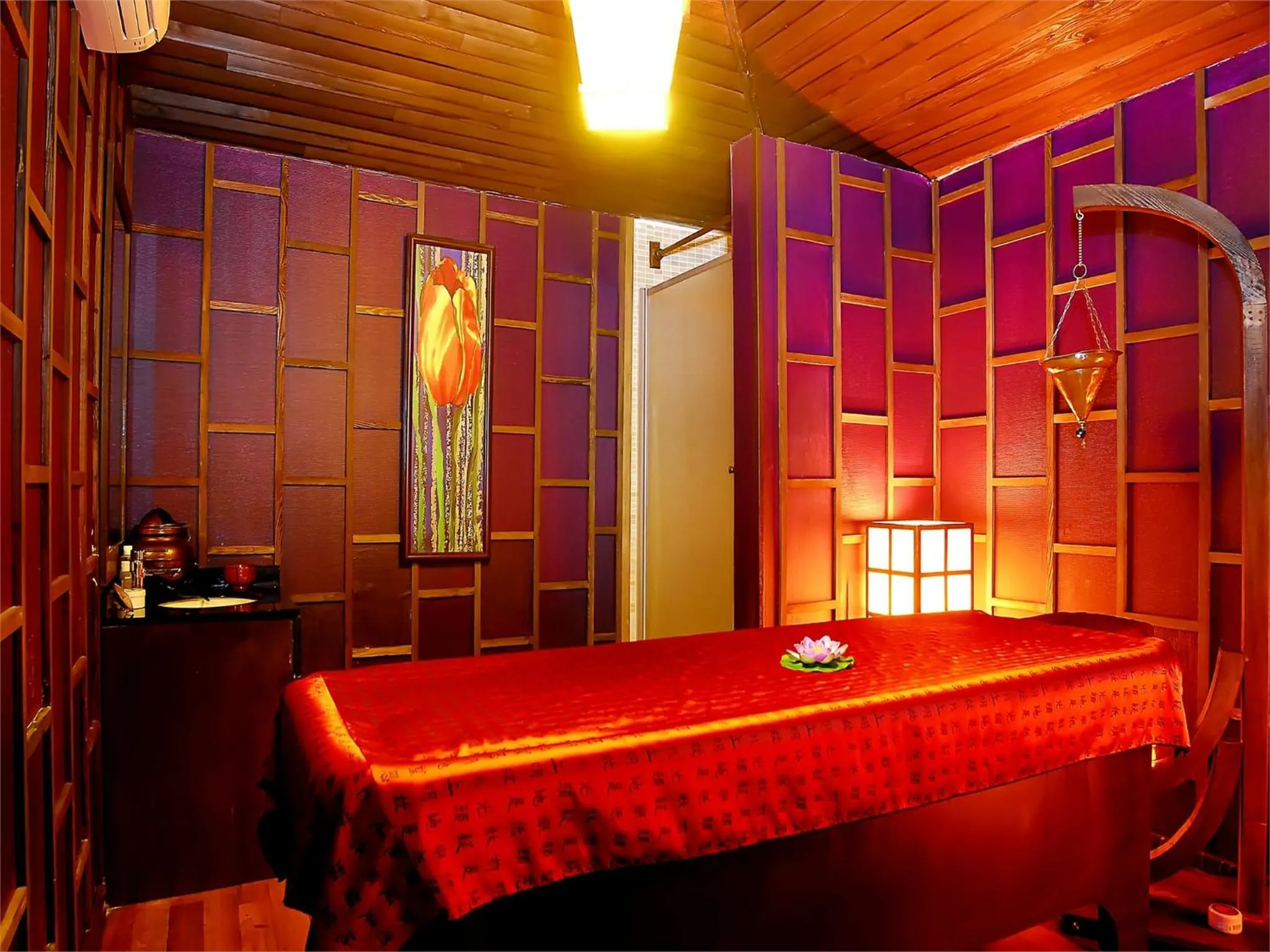 Bed in Siam Elegance Hotel & Spa