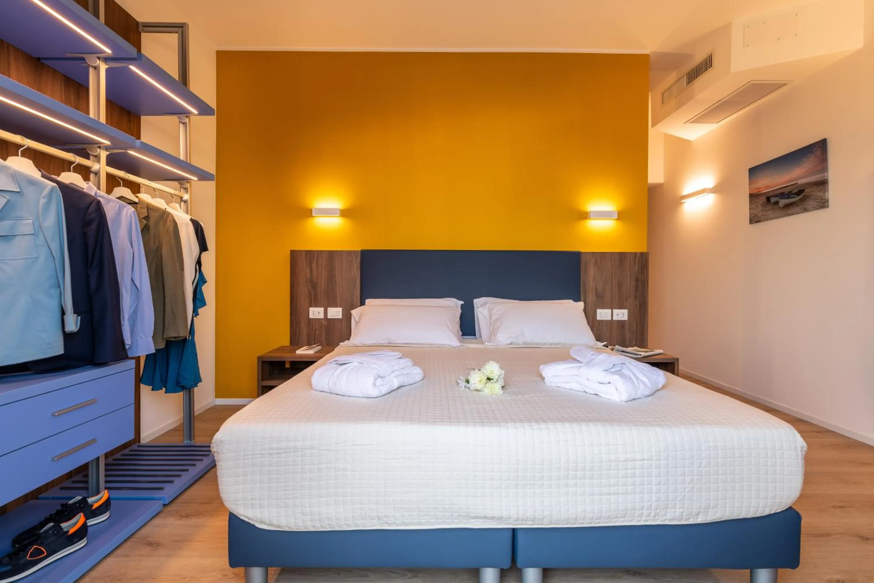 Decorative detail, Bed in Hotel Mondial