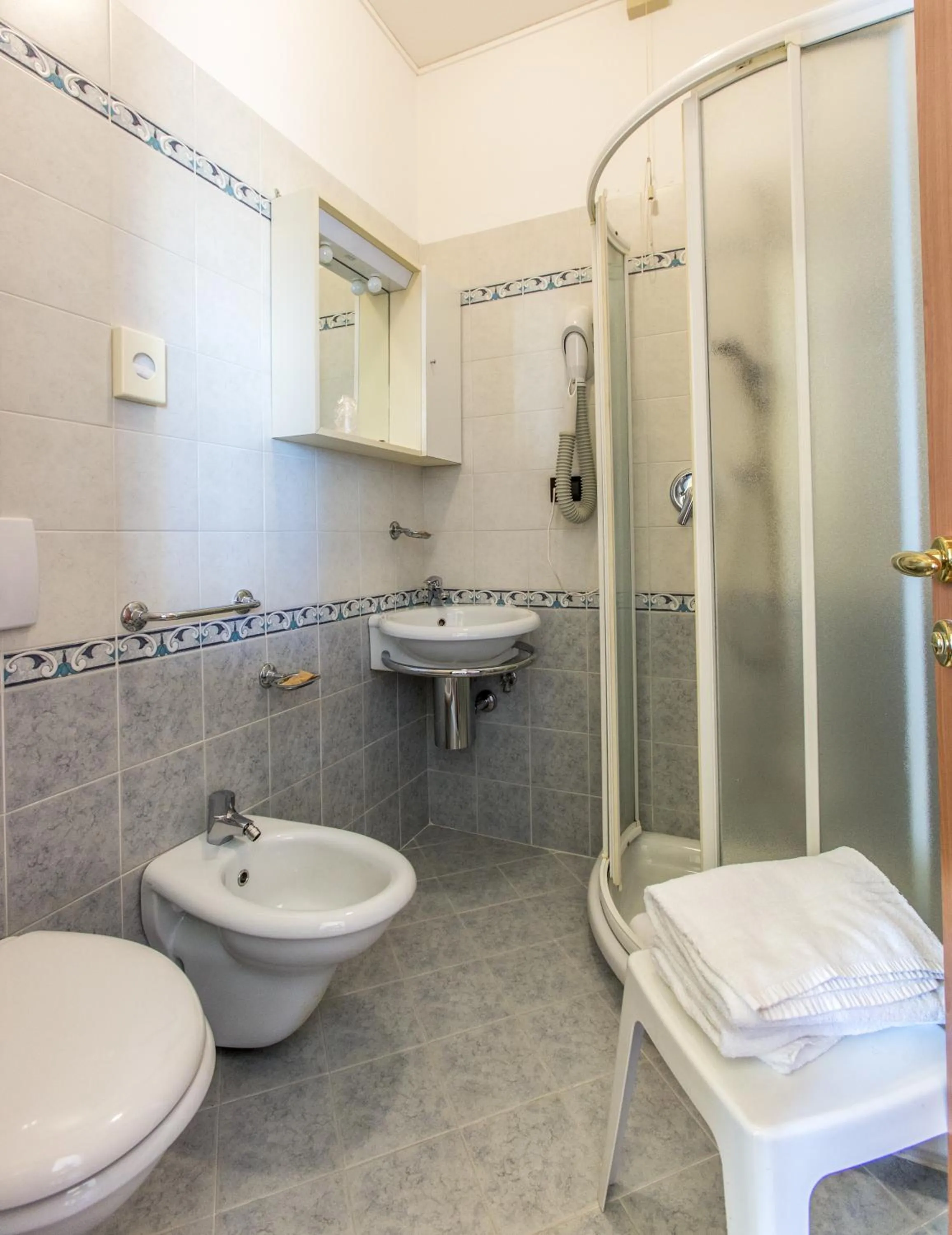 Bathroom in Hotel Mondial