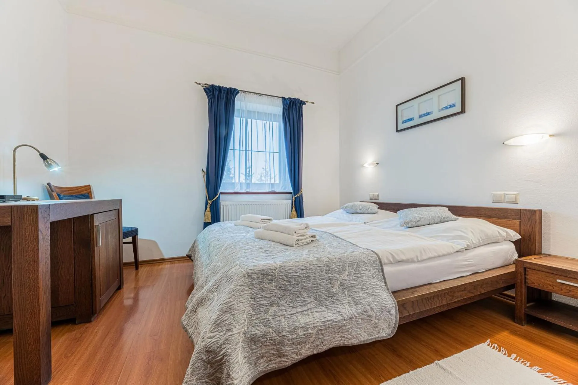 Bedroom, Bed in Hotel Amalia