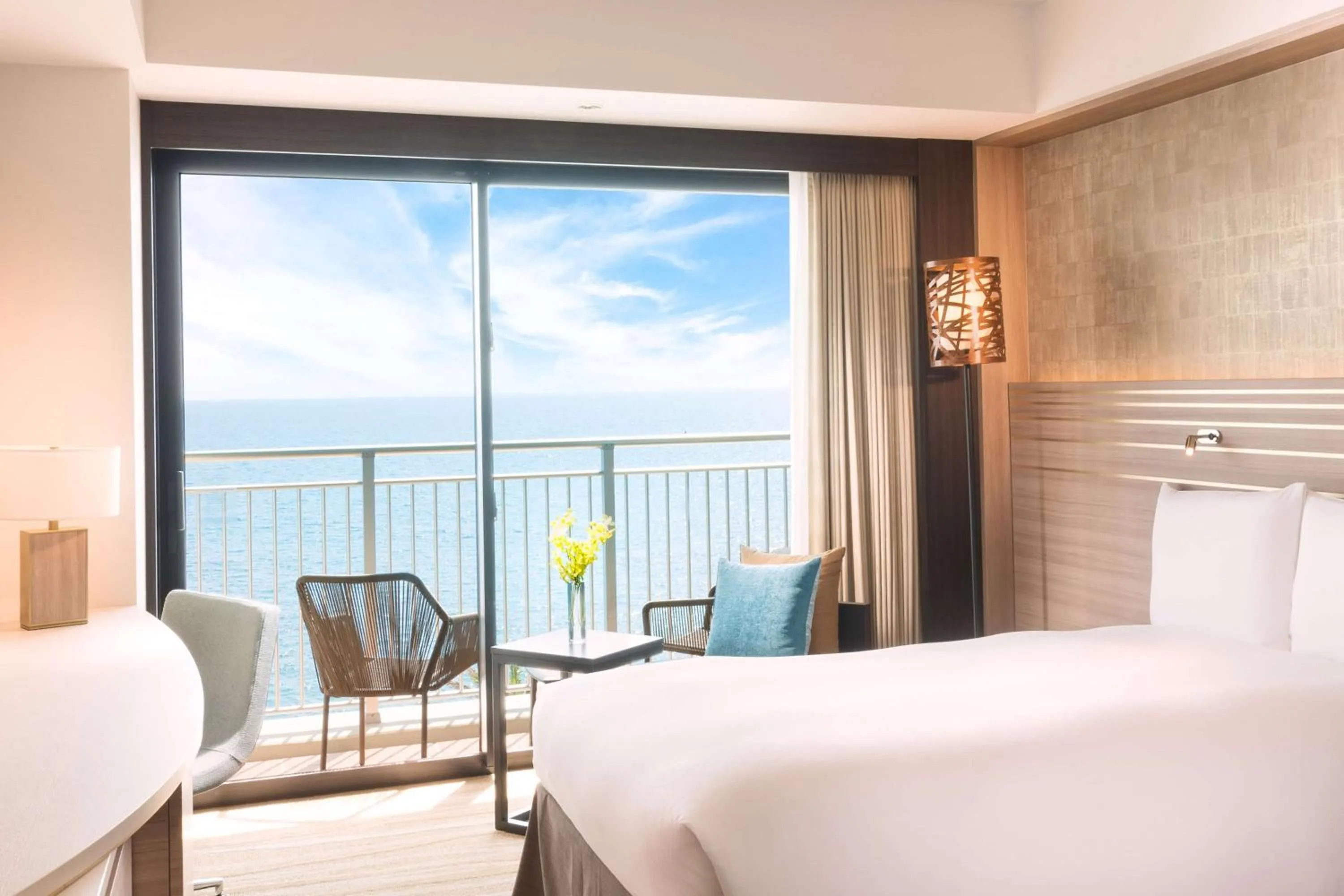Bedroom, Bed in DoubleTree by Hilton Okinawa Chatan Resort