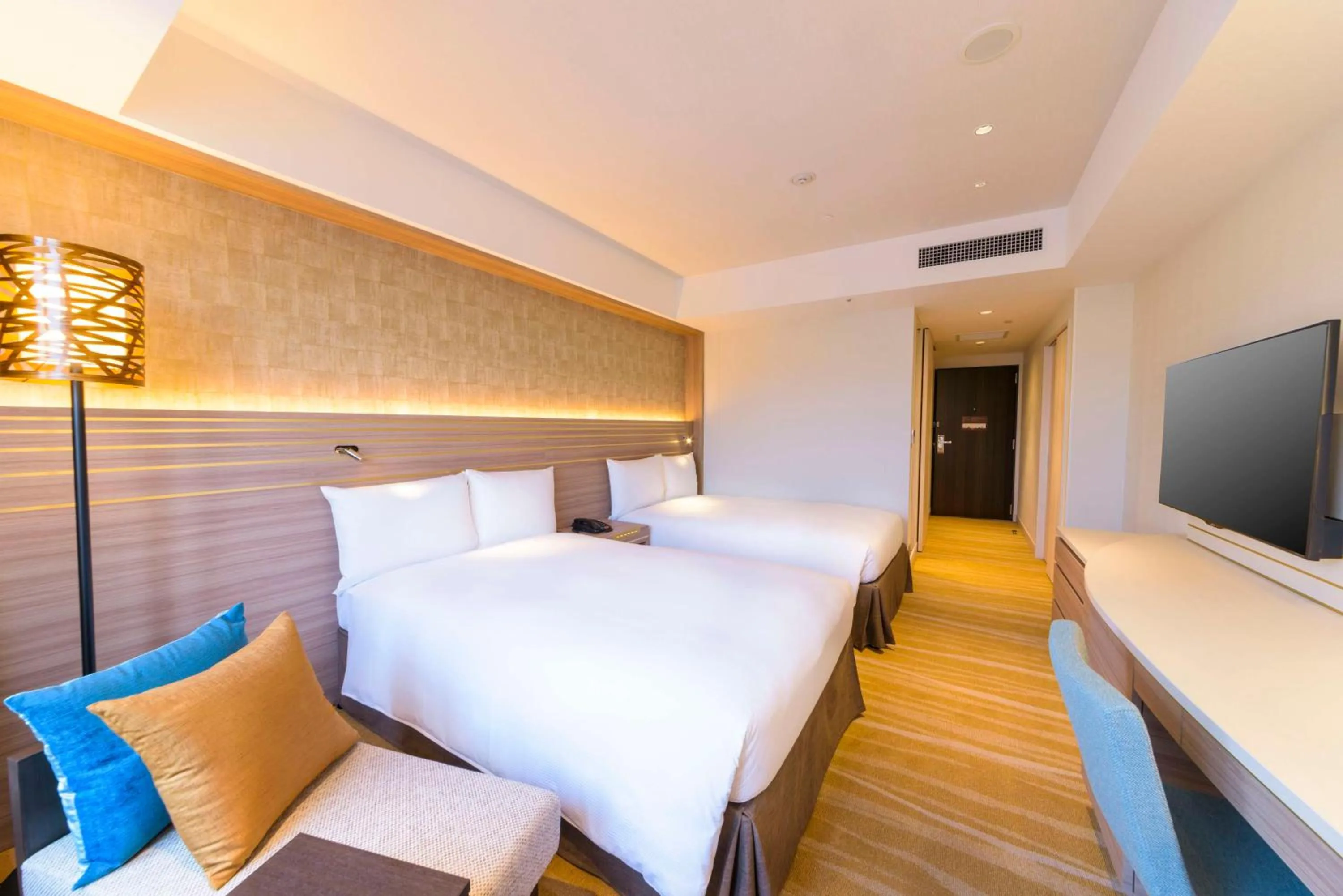 Bedroom, Bed in DoubleTree by Hilton Okinawa Chatan Resort