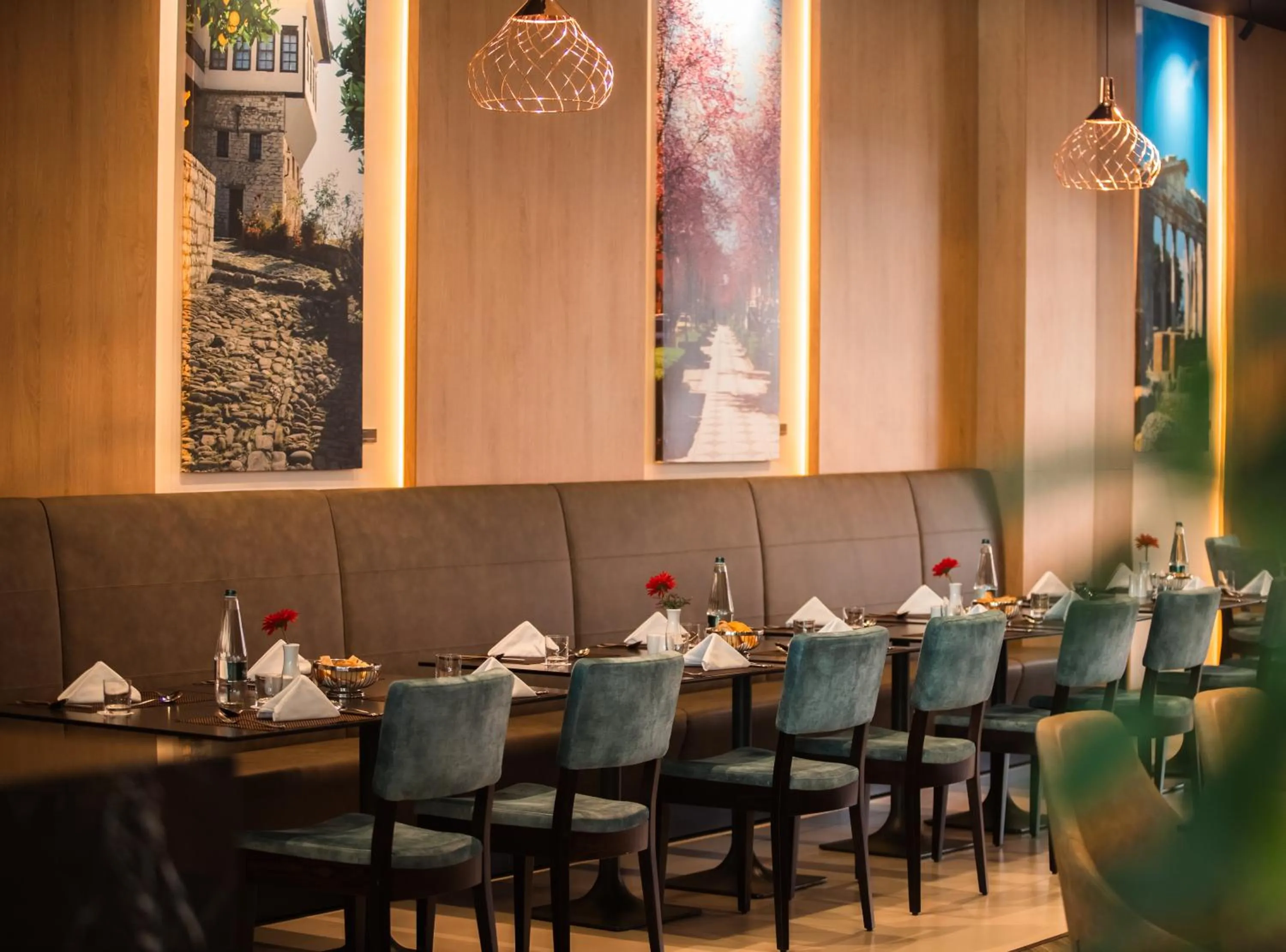 Restaurant/places to eat in Hilton Garden Inn Tirana