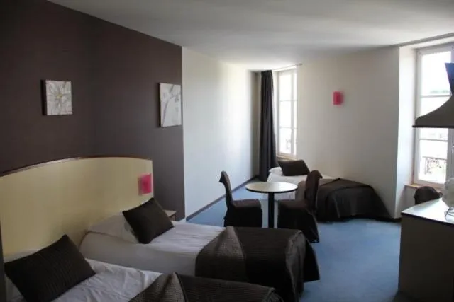 Day in Logis Hôtel de France restaurant le Lucullus