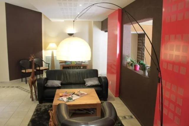 Lobby or reception in Logis Hôtel de France restaurant le Lucullus