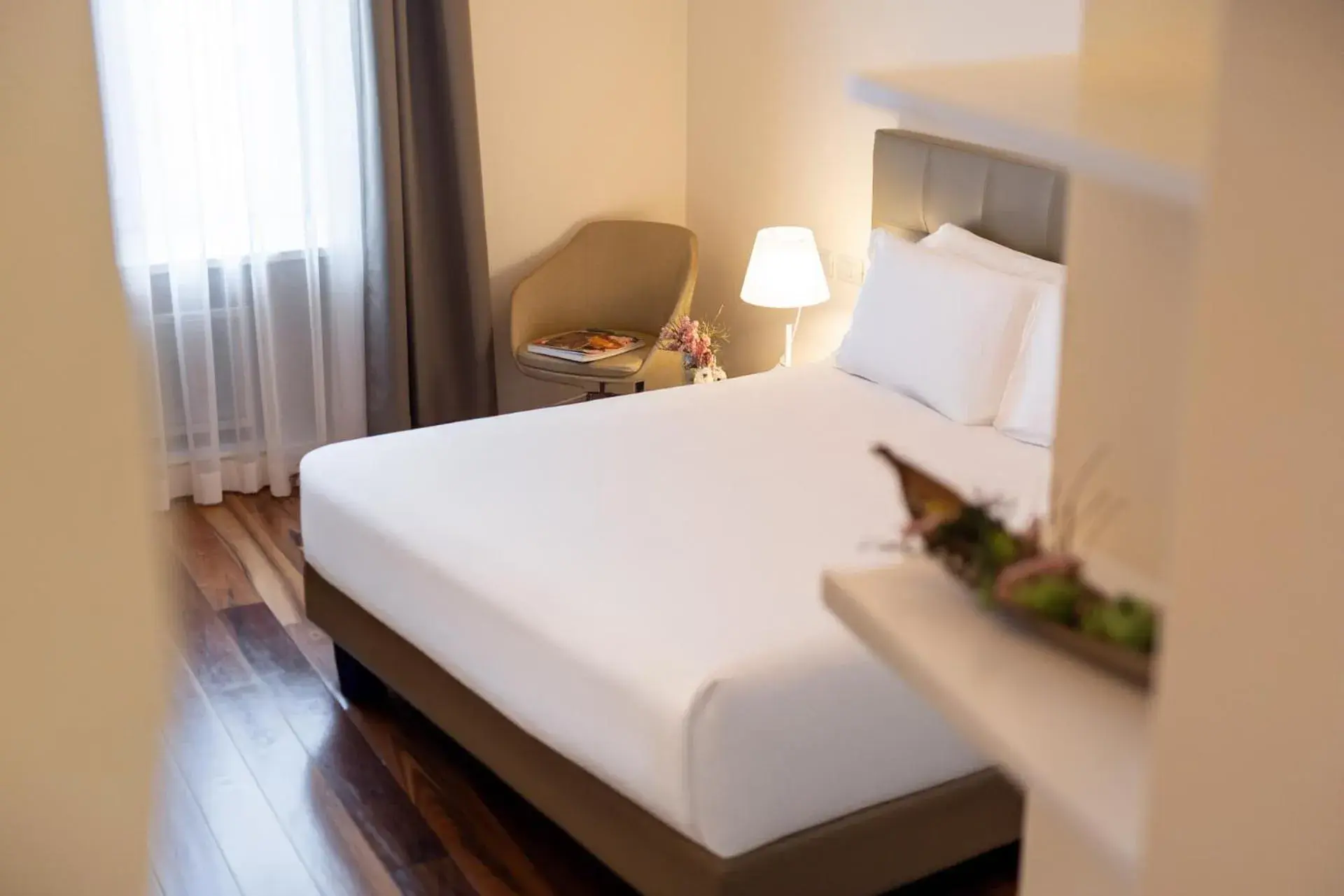 Bedroom, Bed in Hotel Vis à Vis Bedroom, Bed in Hotel Vis à Vis