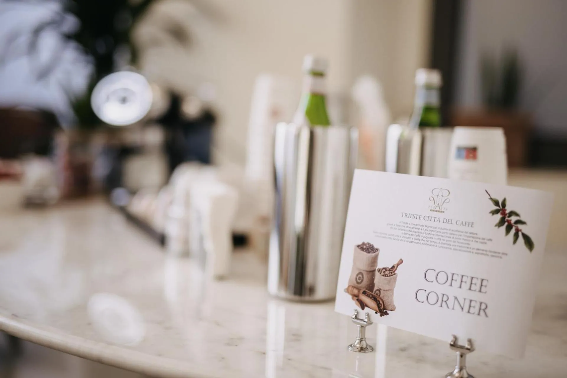 Coffee/tea facilities in Hotel Vis à Vis