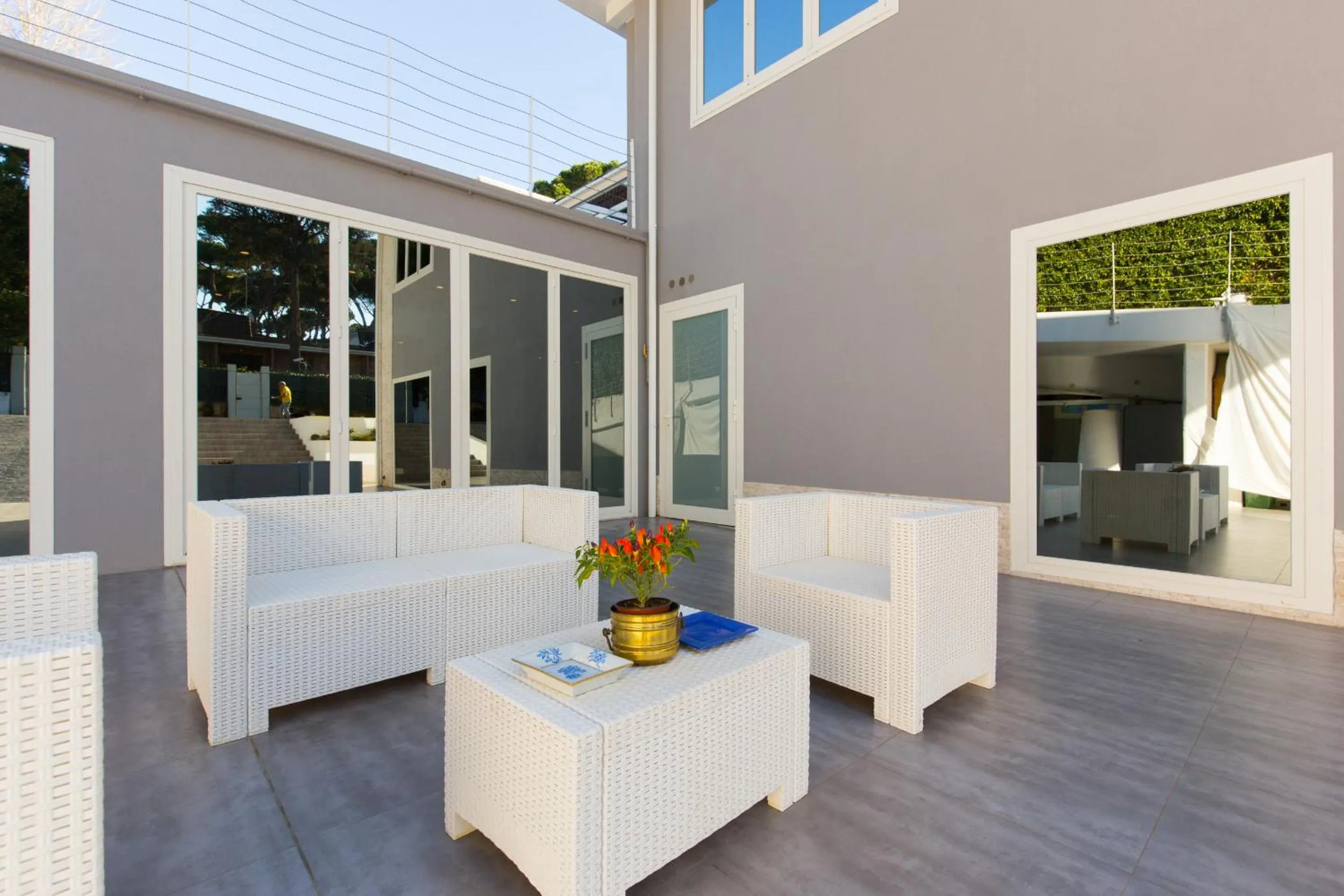 Spring in Niclas Luxury Apartments EUR