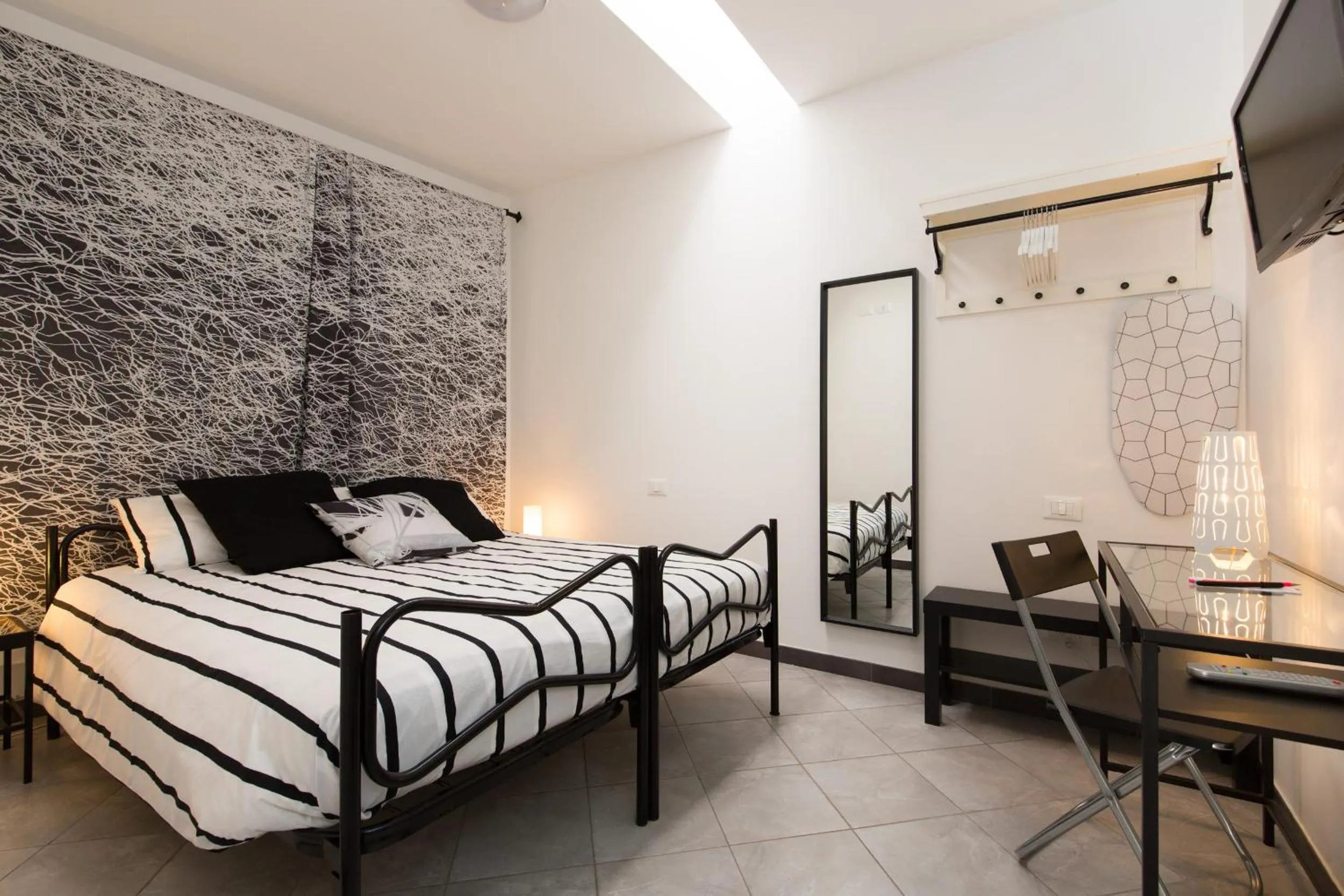 Seating area, Bed in Niclas Luxury Apartments EUR