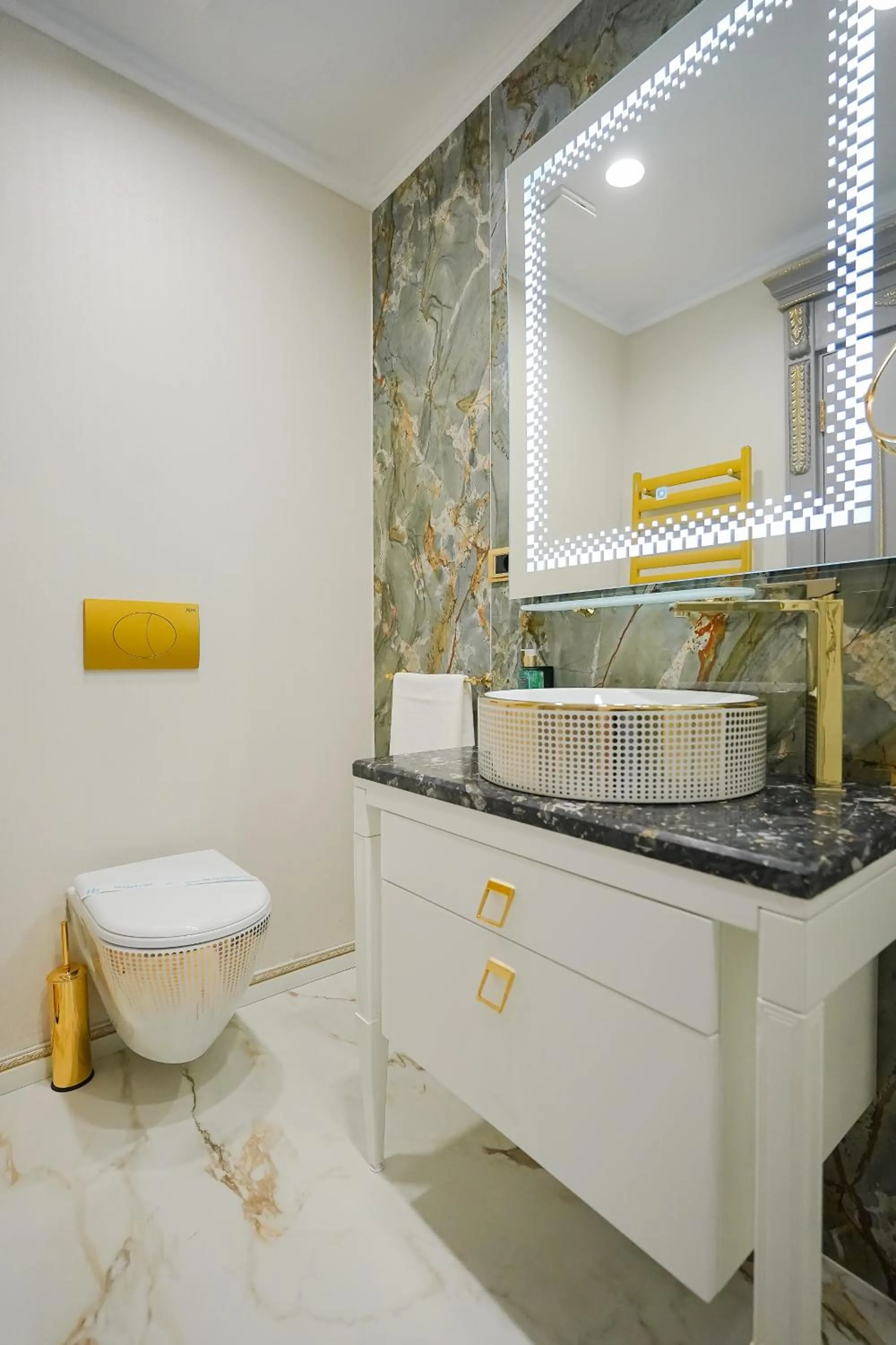 W Regal Boutique Hotel&Spa