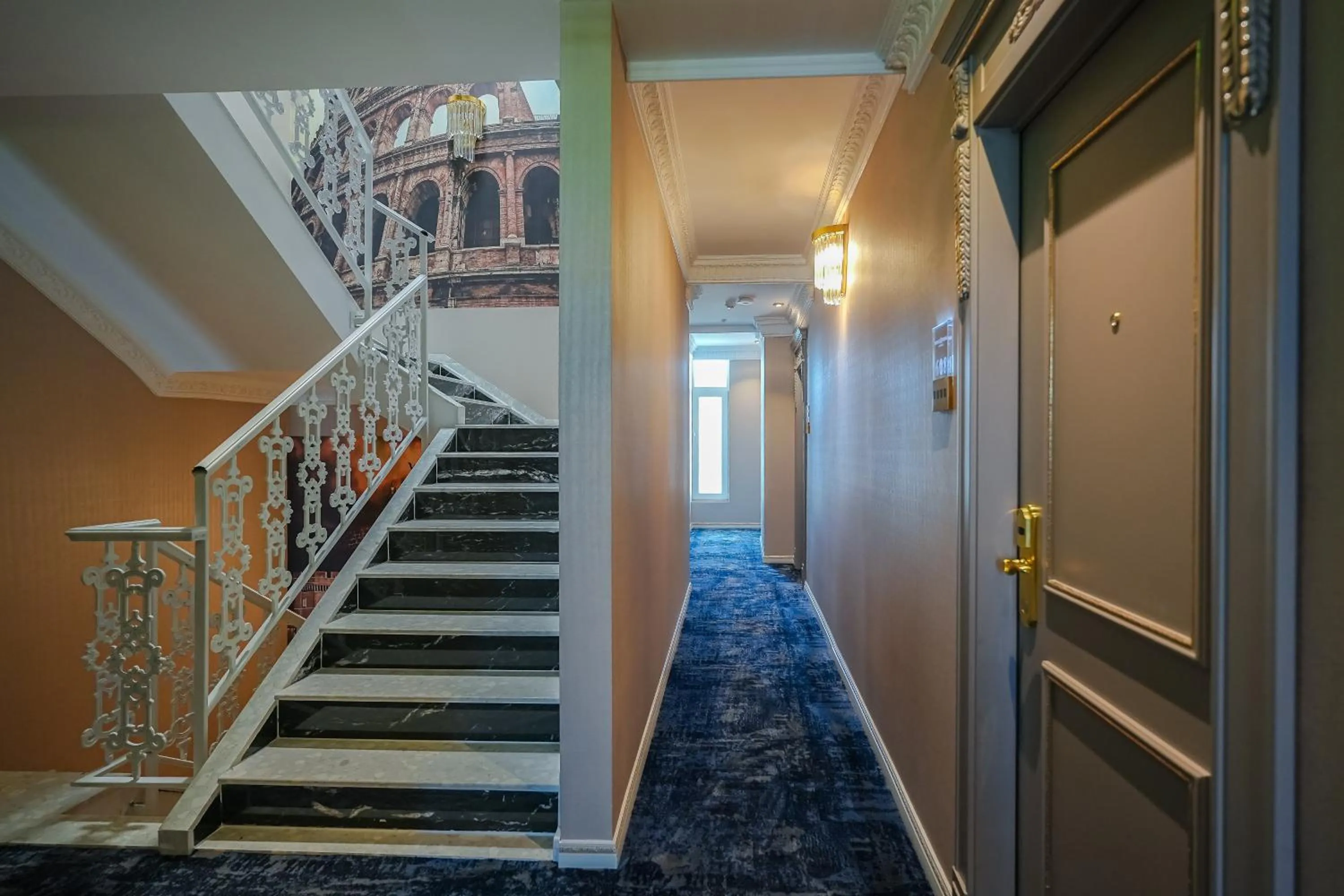 W Regal Boutique Hotel&Spa