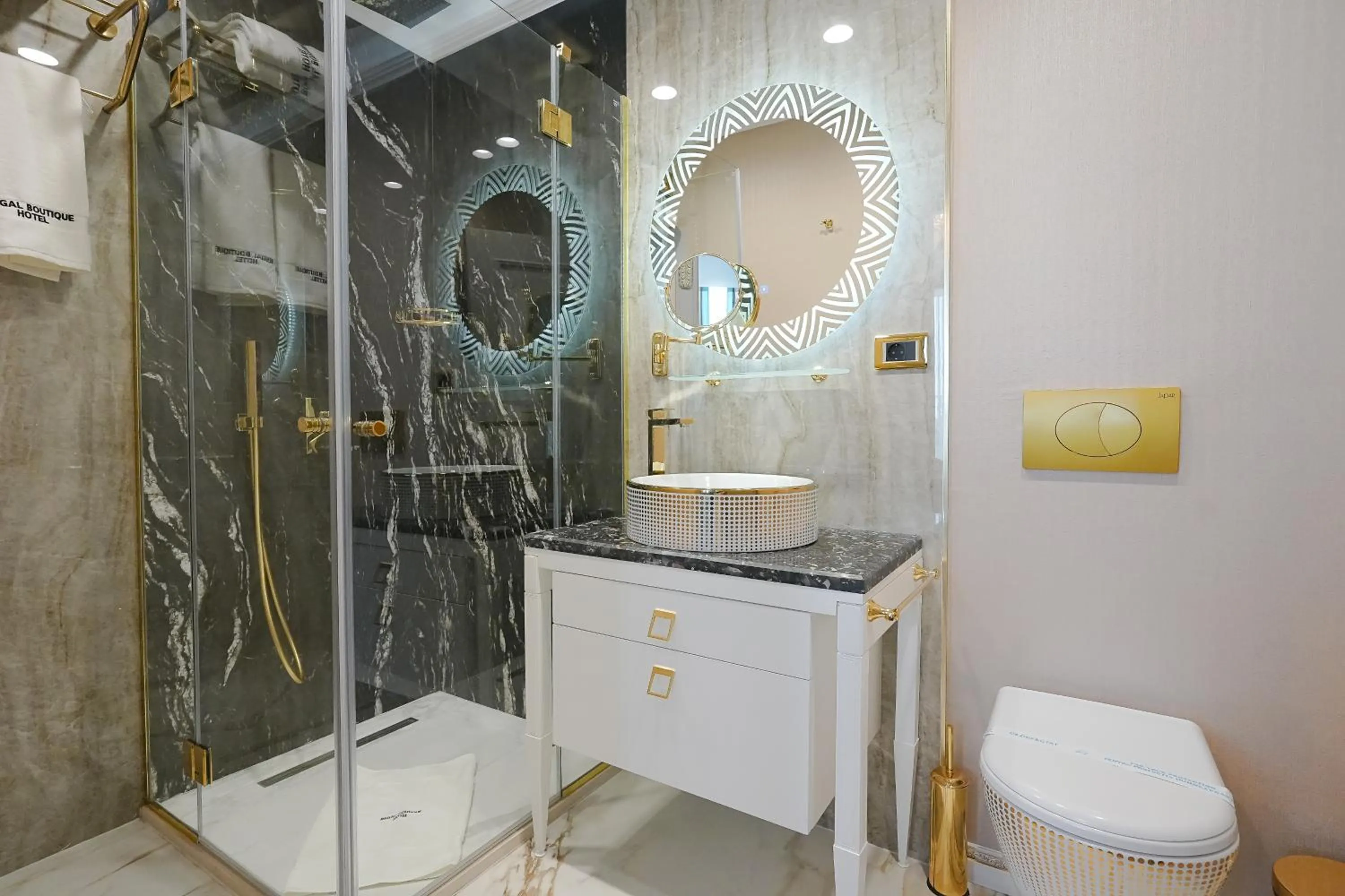 W Regal Boutique Hotel&Spa