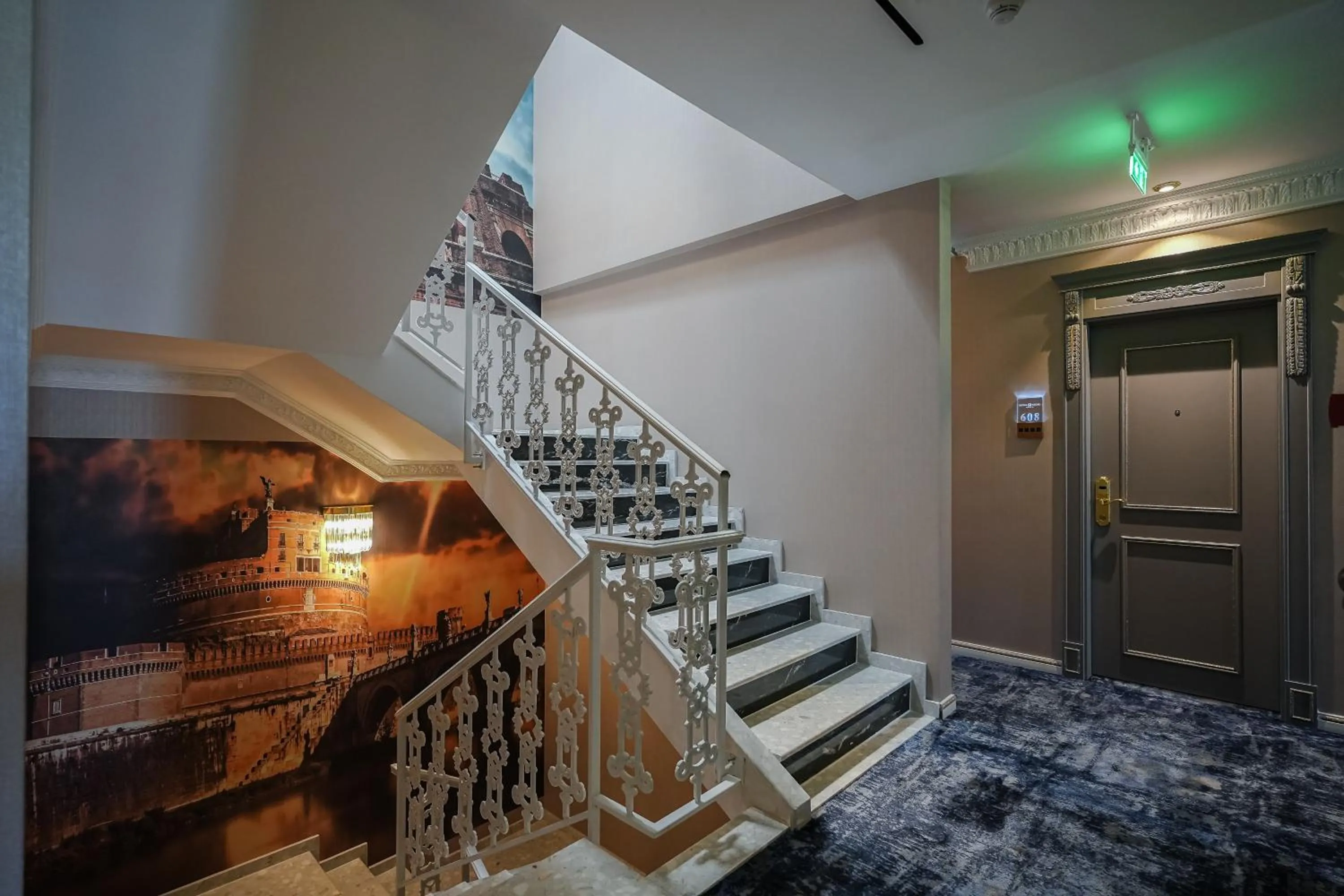 W Regal Boutique Hotel&Spa