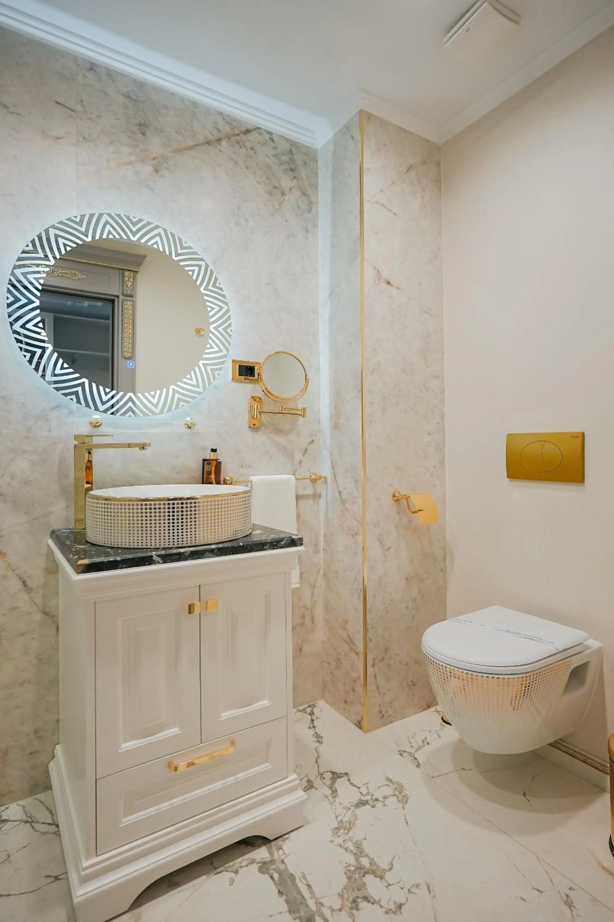 W Regal Boutique Hotel&Spa