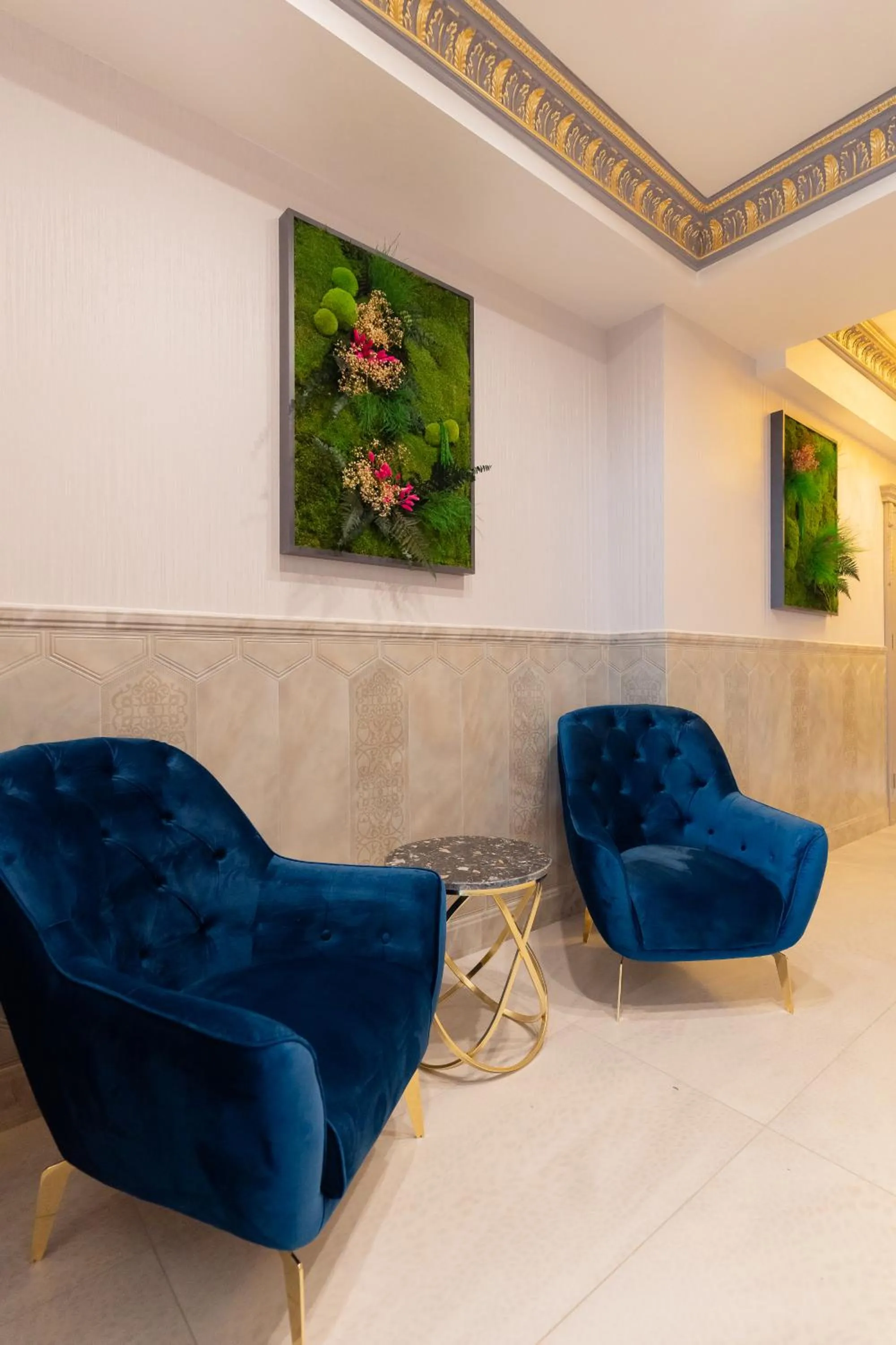 W Regal Boutique Hotel&Spa